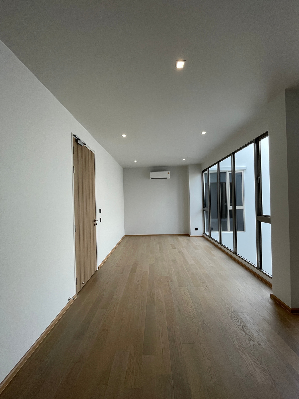 ขายบ้านเกษตร นวมินทร์ ลาดปลาเค้า : ขายบ้านหรู Providence Lane Kaset–Nawamin (โพรวิเดนซ์ เลน เกษตร–นวมินทร์)  บ้านเดี่ยว 3 ชั้น พร้อมลิฟต์และสระว่ายน้ำส่วนตัว บนทำเลศักยภาพใจกลางเกษตร–นวมินทร์ เดินทางสะดวก ใกล้ทางด่วนและรถไฟฟ้าถึง 2 สาย