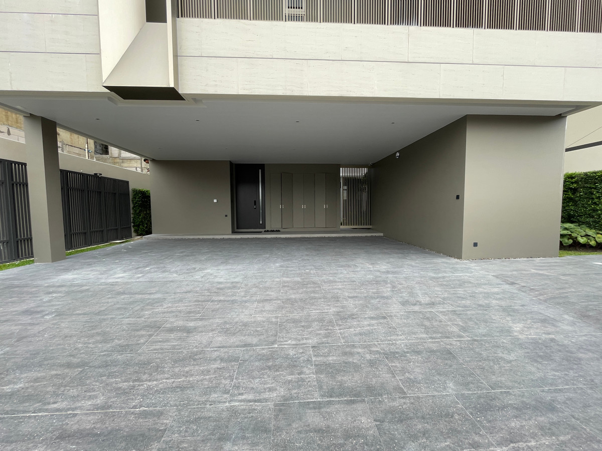 ขายบ้านเกษตร นวมินทร์ ลาดปลาเค้า : ขายบ้านหรู Providence Lane Kaset–Nawamin (โพรวิเดนซ์ เลน เกษตร–นวมินทร์)  บ้านเดี่ยว 3 ชั้น พร้อมลิฟต์และสระว่ายน้ำส่วนตัว บนทำเลศักยภาพใจกลางเกษตร–นวมินทร์ เดินทางสะดวก ใกล้ทางด่วนและรถไฟฟ้าถึง 2 สาย