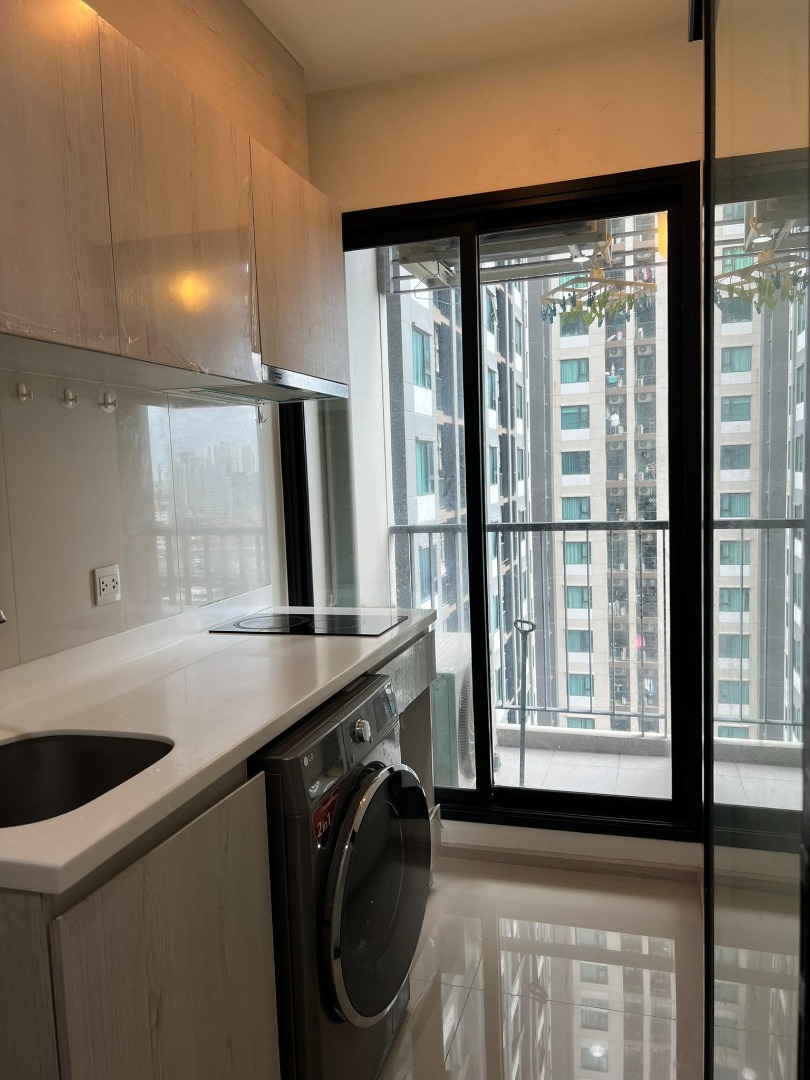 For RentCondoRama9, Petchburi, RCA : 🔥For urgent rent🔥Life Asoke, beautiful room, fully furnished, ready to move in, convenient transportation, next to MRT Phetchaburi ❗