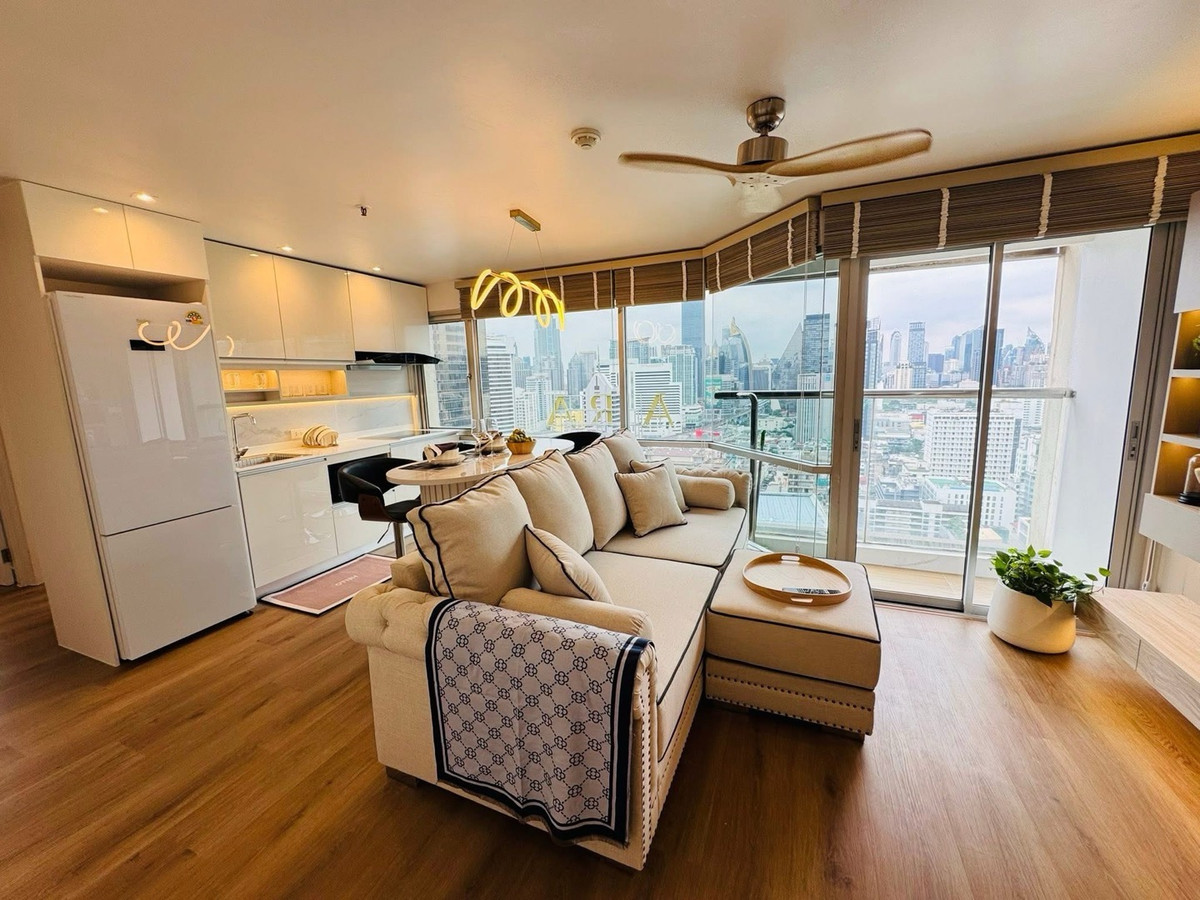 For SaleCondoNana, North Nana,Sukhumvit13, Soi Nana : 📢👇Newly renovated unit , great location in the heart of Sukhumvit – just a short walk to BTS Asoke & MRT Sukhumvit.Ideal for living or rental investment.