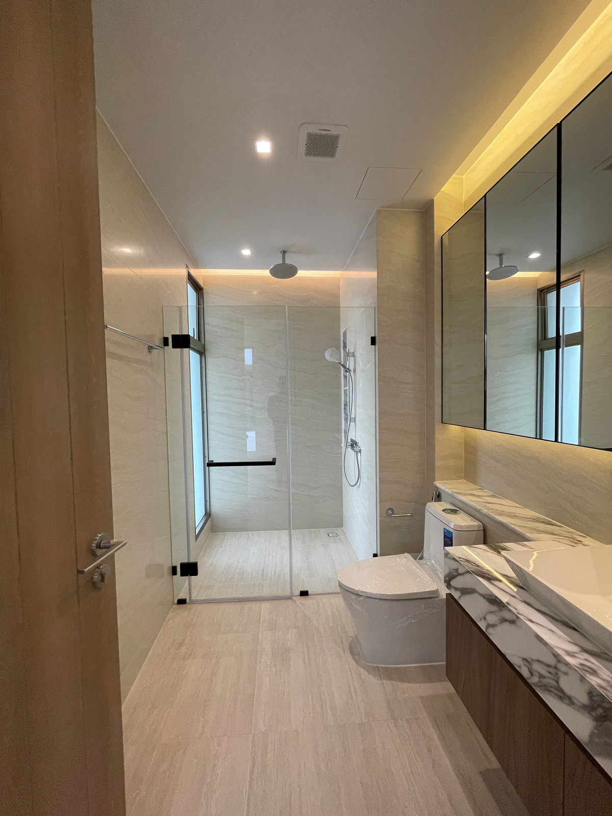 ขายบ้านเกษตร นวมินทร์ ลาดปลาเค้า : ขายบ้านหรู Providence Lane Kaset–Nawamin (โพรวิเดนซ์ เลน เกษตร–นวมินทร์)  บ้านเดี่ยว 3 ชั้น พร้อมลิฟต์และสระว่ายน้ำส่วนตัว บนทำเลศักยภาพใจกลางเกษตร–นวมินทร์ เดินทางสะดวก ใกล้ทางด่วนและรถไฟฟ้าถึง 2 สาย