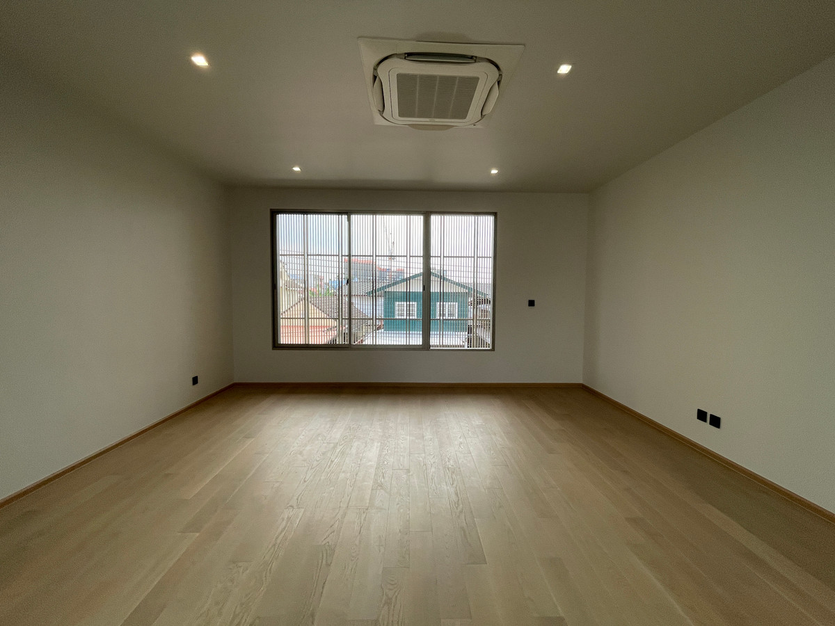 ขายบ้านเกษตร นวมินทร์ ลาดปลาเค้า : ขายบ้านหรู Providence Lane Kaset–Nawamin (โพรวิเดนซ์ เลน เกษตร–นวมินทร์)  บ้านเดี่ยว 3 ชั้น พร้อมลิฟต์และสระว่ายน้ำส่วนตัว บนทำเลศักยภาพใจกลางเกษตร–นวมินทร์ เดินทางสะดวก ใกล้ทางด่วนและรถไฟฟ้าถึง 2 สาย