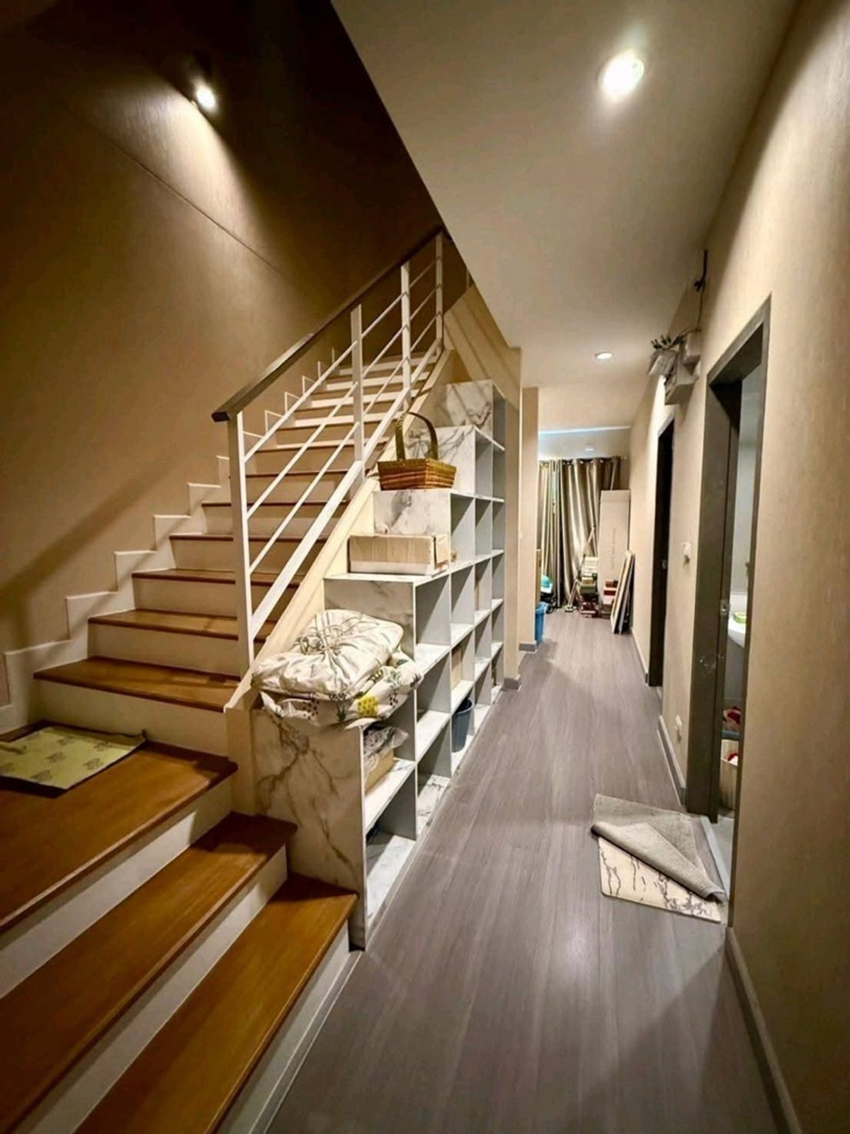 For RentTownhomeLadkrabang, Suwannaphum Airport : Townhome for rent, townhome, Sammakorn Avenue Suvarnabhumi Village, near Robinson Lat Krabang, only 8 minutes.