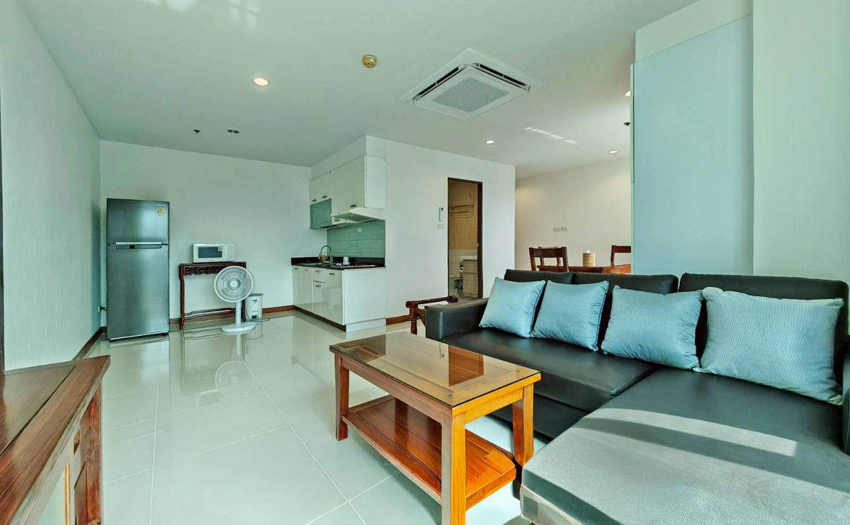 For RentCondoSukhumvit, Asoke, Thonglor : Condo for rent, Sukhumvit Living Town Asoke, opposite Ratnin Eye Hospital, nice room, clean, ready to move in.