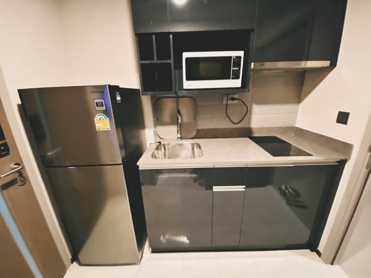 ให้เช่าคอนโดราชเทวี พญาไท : Ideo Q Siam Ratchathewi【𝐑𝐄𝐍𝐓】🔥เฟอร์บิ้วอินโทนเทาอ่อน ผ้าม่านเบจ และไฟ warm light ละมุน🔥 ติดต่อไลน์ไอดี: @hacondo