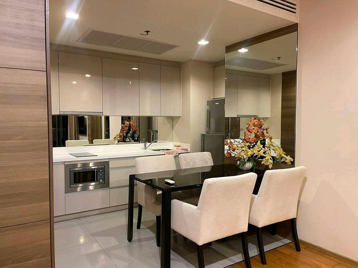 For RentCondoSathorn, Narathiwat : 📍 Luxury condo for rent, The Address Sathorn, large room, near BTS St. Louis, only 200 meters.