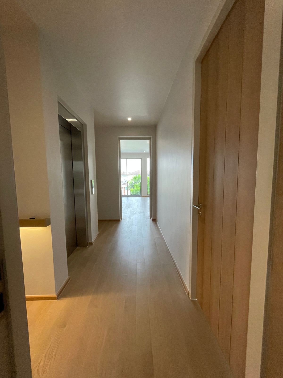 ขายบ้านเกษตร นวมินทร์ ลาดปลาเค้า : ขายบ้านหรู Providence Lane Kaset–Nawamin (โพรวิเดนซ์ เลน เกษตร–นวมินทร์)  บ้านเดี่ยว 3 ชั้น พร้อมลิฟต์และสระว่ายน้ำส่วนตัว บนทำเลศักยภาพใจกลางเกษตร–นวมินทร์ เดินทางสะดวก ใกล้ทางด่วนและรถไฟฟ้าถึง 2 สาย