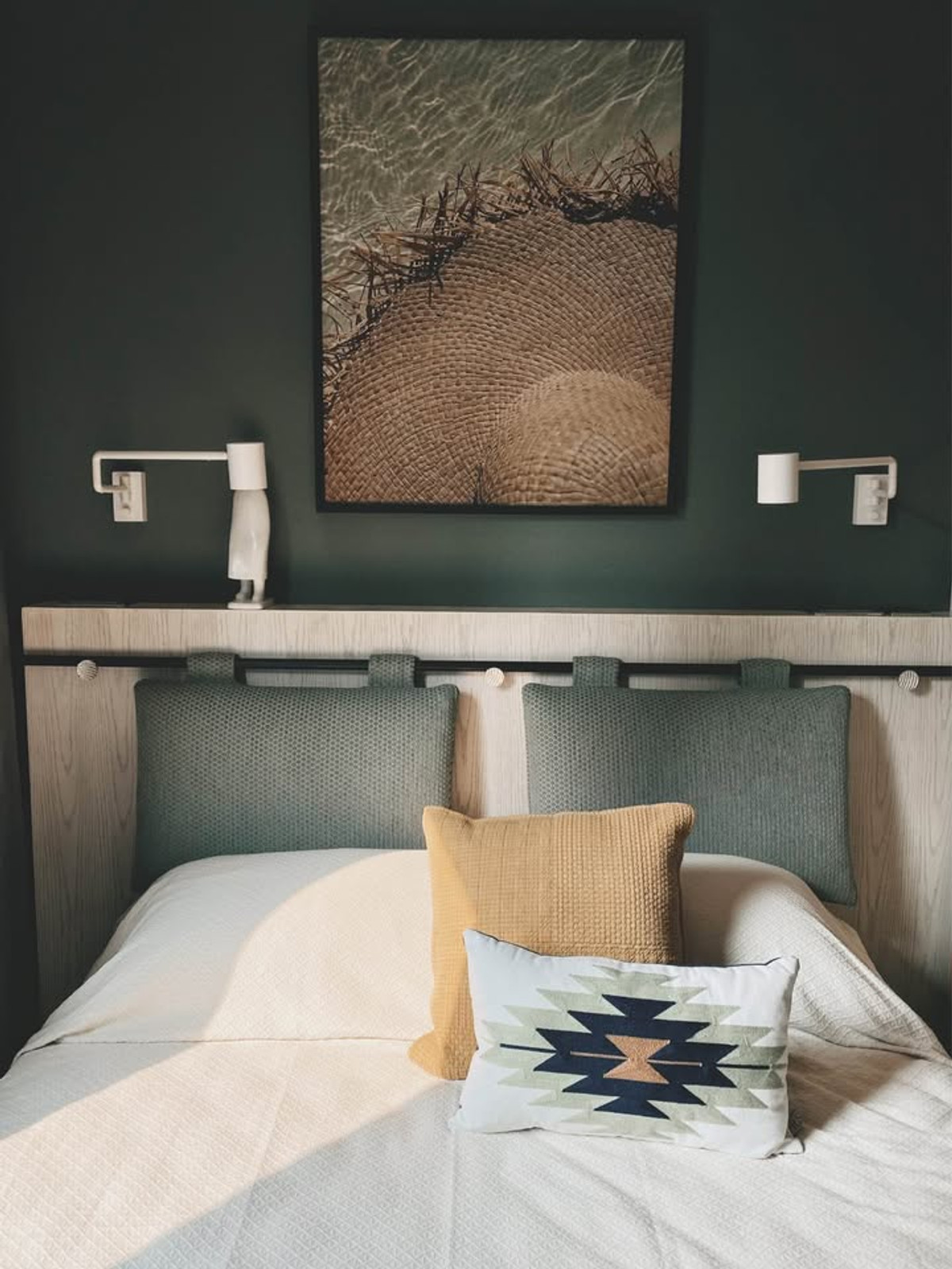 ให้เช่าคอนโดราชเทวี พญาไท : Ideo Q Siam Ratchathewi【𝐑𝐄𝐍𝐓】🔥เฟอร์บิ้วอินโทนเทาอ่อน ผ้าม่านเบจ และไฟ warm light ละมุน🔥 ติดต่อไลน์ไอดี: @hacondo