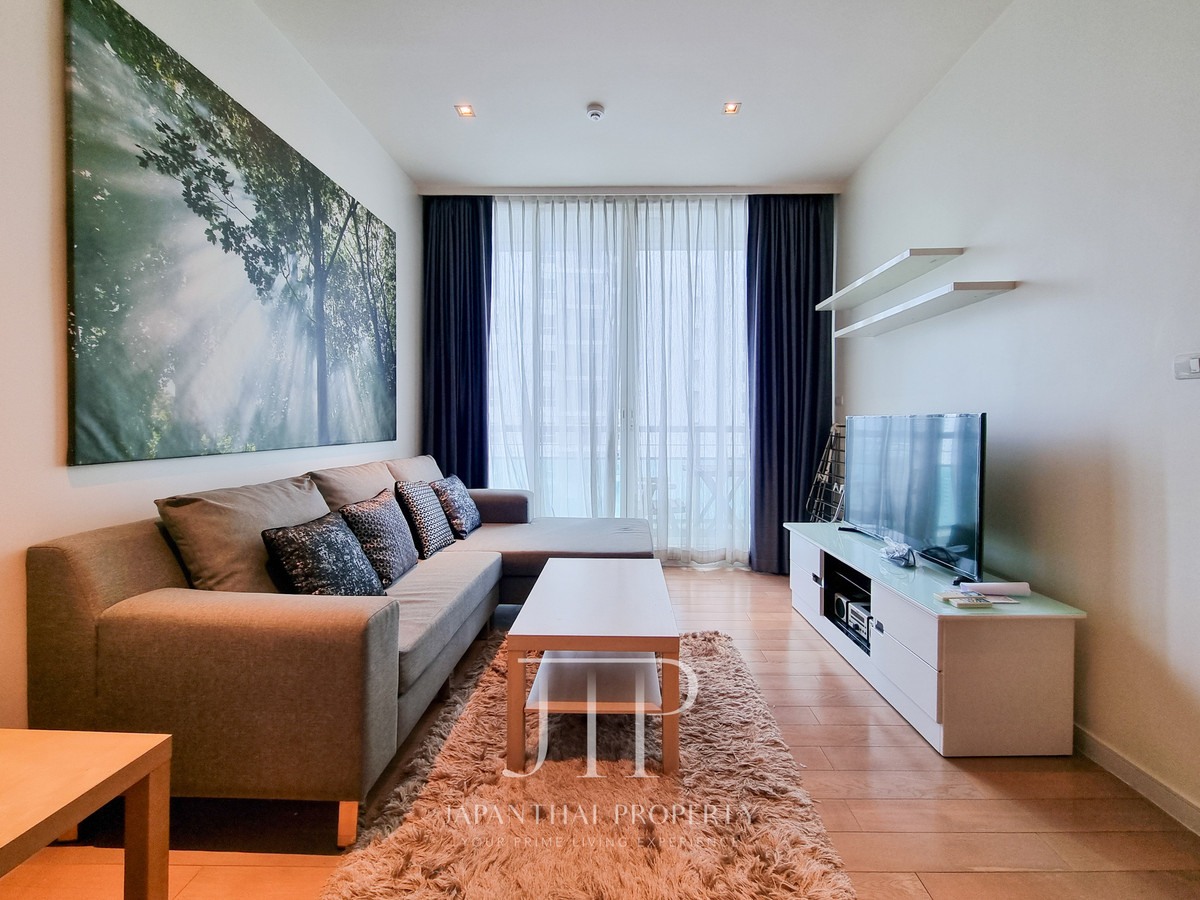 ให้เช่าคอนโดสุขุมวิท อโศก ทองหล่อ : *เอท ทองหล่อ* *สัญญา 1 ปี* 54 ตร.ม. 1 ห้องนอน เช่า 55,000 บาท ใน เอท ทองหล่อ