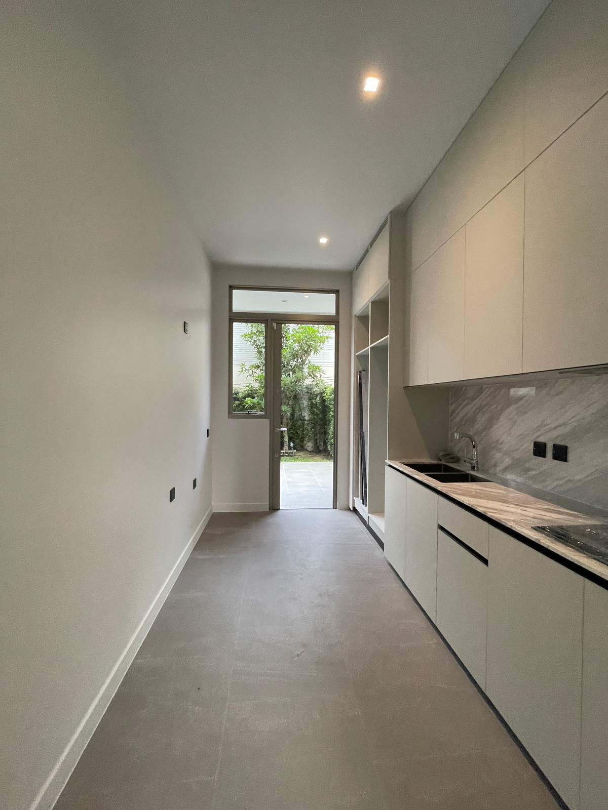 ขายบ้านเกษตร นวมินทร์ ลาดปลาเค้า : ขายบ้านหรู Providence Lane Kaset–Nawamin (โพรวิเดนซ์ เลน เกษตร–นวมินทร์)  บ้านเดี่ยว 3 ชั้น พร้อมลิฟต์และสระว่ายน้ำส่วนตัว บนทำเลศักยภาพใจกลางเกษตร–นวมินทร์ เดินทางสะดวก ใกล้ทางด่วนและรถไฟฟ้าถึง 2 สาย