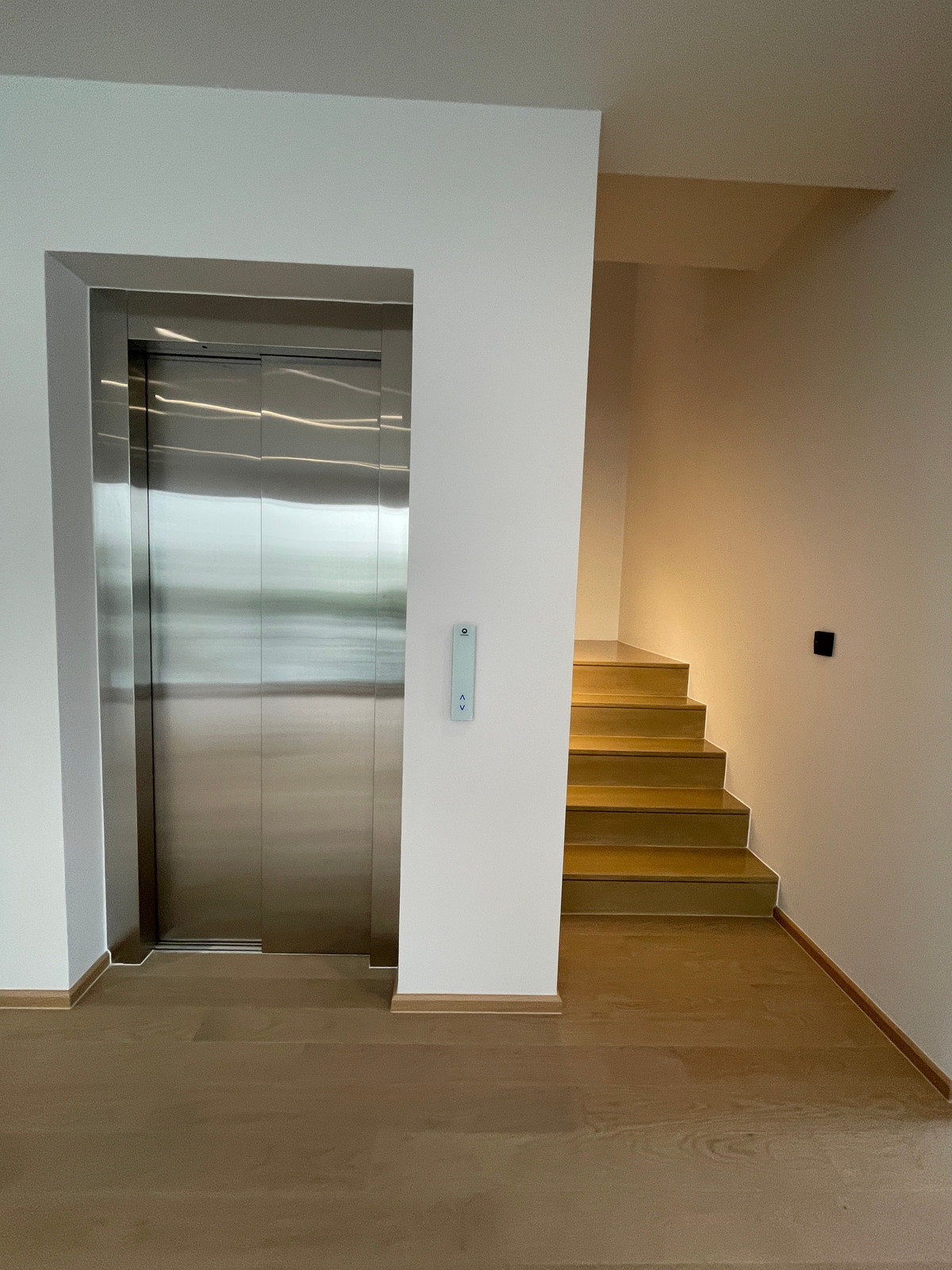 ขายบ้านเกษตร นวมินทร์ ลาดปลาเค้า : ขายบ้านหรู Providence Lane Kaset–Nawamin (โพรวิเดนซ์ เลน เกษตร–นวมินทร์)  บ้านเดี่ยว 3 ชั้น พร้อมลิฟต์และสระว่ายน้ำส่วนตัว บนทำเลศักยภาพใจกลางเกษตร–นวมินทร์ เดินทางสะดวก ใกล้ทางด่วนและรถไฟฟ้าถึง 2 สาย