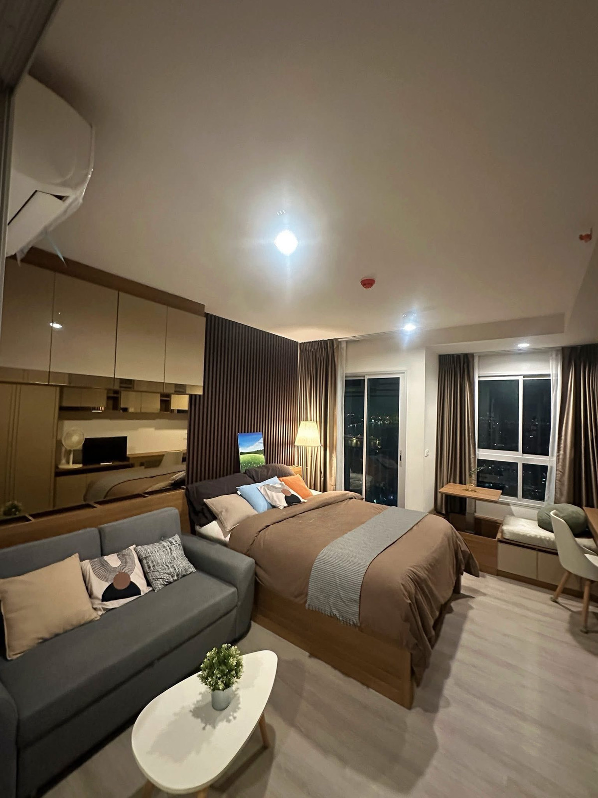 ให้เช่าคอนโดปิ่นเกล้า จรัญสนิทวงศ์ : ⭐️ Ideo Charan 70 - Riverview ⭐️ ให้เช่าห้องขนาด 26 ตรม.  มีเฟอร์นิเจอร์และเครื่องใช้ไฟฟ้าพร้อมอยู่