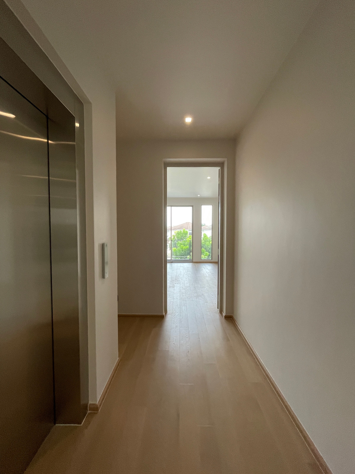 ขายบ้านเกษตร นวมินทร์ ลาดปลาเค้า : ขายบ้านหรู Providence Lane Kaset–Nawamin (โพรวิเดนซ์ เลน เกษตร–นวมินทร์)  บ้านเดี่ยว 3 ชั้น พร้อมลิฟต์และสระว่ายน้ำส่วนตัว บนทำเลศักยภาพใจกลางเกษตร–นวมินทร์ เดินทางสะดวก ใกล้ทางด่วนและรถไฟฟ้าถึง 2 สาย