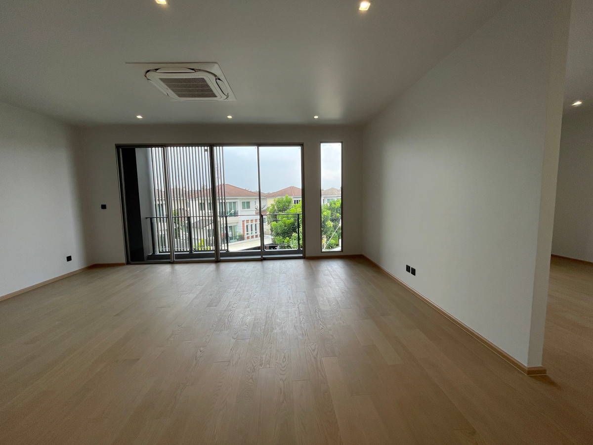 ขายบ้านเกษตร นวมินทร์ ลาดปลาเค้า : ขายบ้านหรู Providence Lane Kaset–Nawamin (โพรวิเดนซ์ เลน เกษตร–นวมินทร์)  บ้านเดี่ยว 3 ชั้น พร้อมลิฟต์และสระว่ายน้ำส่วนตัว บนทำเลศักยภาพใจกลางเกษตร–นวมินทร์ เดินทางสะดวก ใกล้ทางด่วนและรถไฟฟ้าถึง 2 สาย