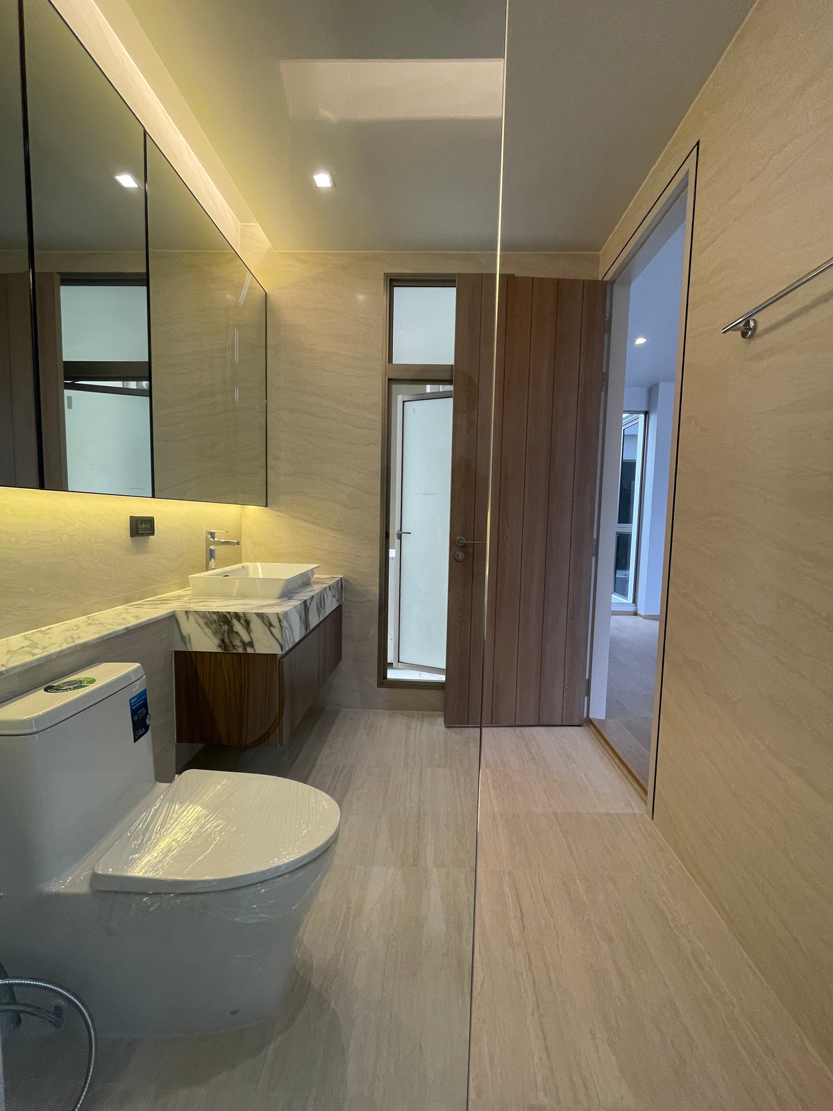 ขายบ้านเกษตร นวมินทร์ ลาดปลาเค้า : ขายบ้านหรู Providence Lane Kaset–Nawamin (โพรวิเดนซ์ เลน เกษตร–นวมินทร์)  บ้านเดี่ยว 3 ชั้น พร้อมลิฟต์และสระว่ายน้ำส่วนตัว บนทำเลศักยภาพใจกลางเกษตร–นวมินทร์ เดินทางสะดวก ใกล้ทางด่วนและรถไฟฟ้าถึง 2 สาย