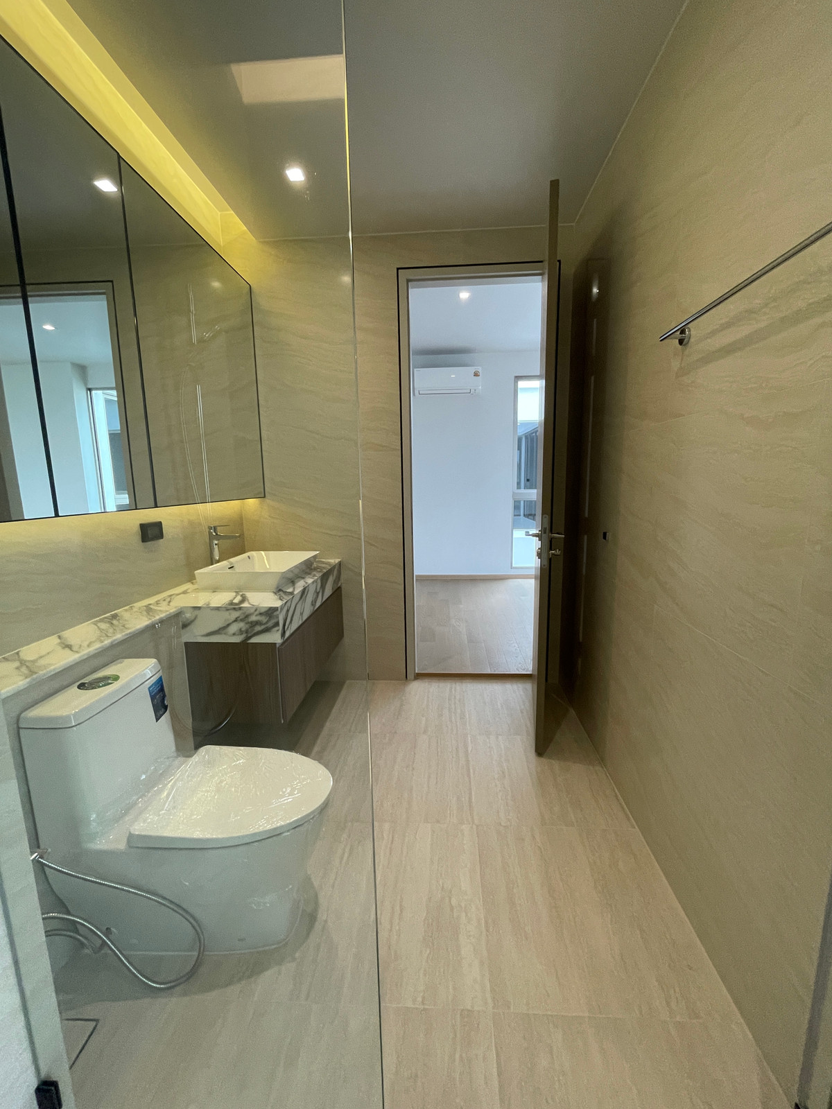 ขายบ้านเกษตร นวมินทร์ ลาดปลาเค้า : ขายบ้านหรู Providence Lane Kaset–Nawamin (โพรวิเดนซ์ เลน เกษตร–นวมินทร์)  บ้านเดี่ยว 3 ชั้น พร้อมลิฟต์และสระว่ายน้ำส่วนตัว บนทำเลศักยภาพใจกลางเกษตร–นวมินทร์ เดินทางสะดวก ใกล้ทางด่วนและรถไฟฟ้าถึง 2 สาย