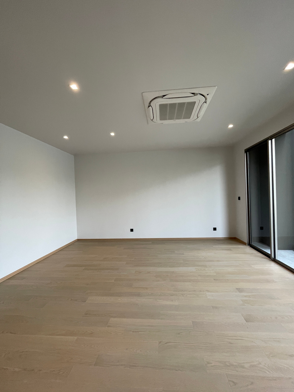 ขายบ้านเกษตร นวมินทร์ ลาดปลาเค้า : ขายบ้านหรู Providence Lane Kaset–Nawamin (โพรวิเดนซ์ เลน เกษตร–นวมินทร์)  บ้านเดี่ยว 3 ชั้น พร้อมลิฟต์และสระว่ายน้ำส่วนตัว บนทำเลศักยภาพใจกลางเกษตร–นวมินทร์ เดินทางสะดวก ใกล้ทางด่วนและรถไฟฟ้าถึง 2 สาย