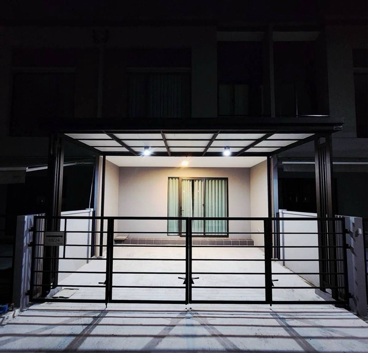 For RentTownhomeBangna, Bearing, Lasalle : Townhome for rent, Townhome, Pleno Village, Sukhumvit - Bangna 2, near Mega Bangna, only 5 minutes.