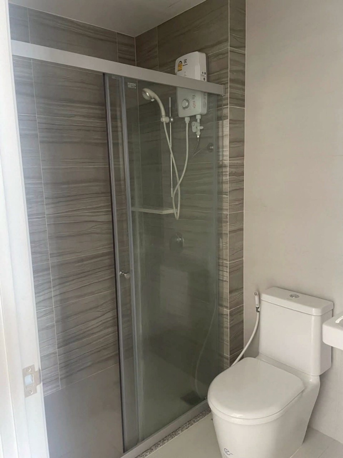 For RentCondoRamkhamhaeng, Hua Mak : ✅ SVR345 ✅ Line : @p2nproperty