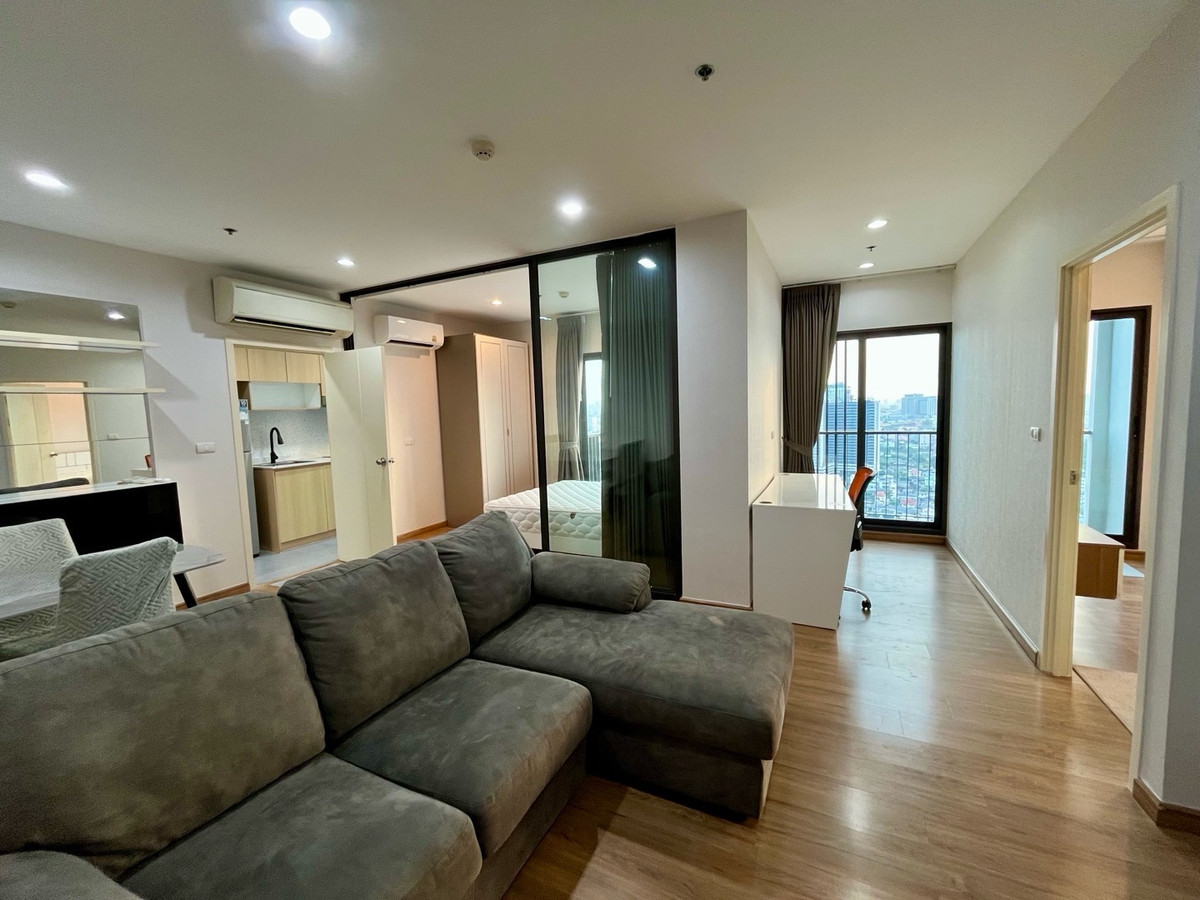 For SaleCondoPinklao, Charansanitwong : The owner sells it himself at a cheap price. Newly renovated, ready to move in High floor, beautiful, open view.