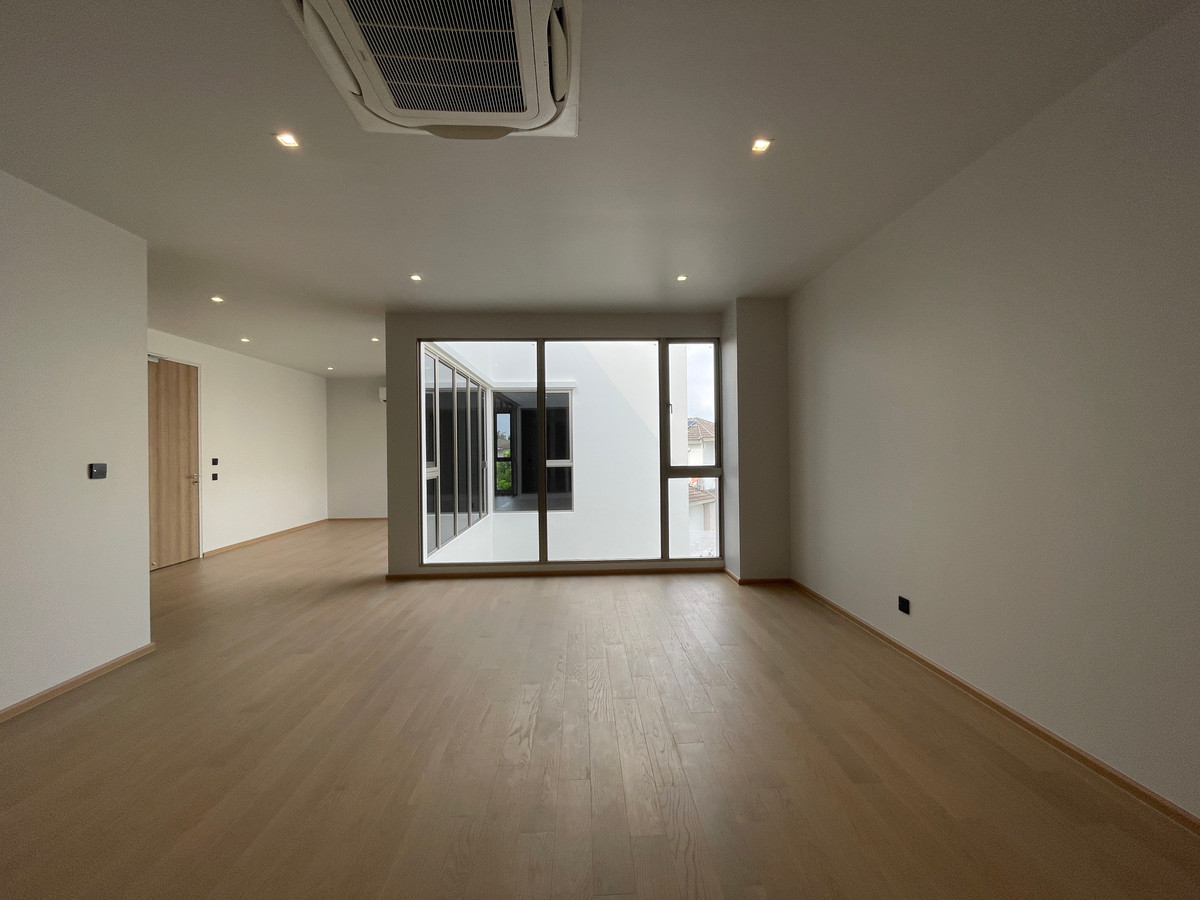 ขายบ้านเกษตร นวมินทร์ ลาดปลาเค้า : ขายบ้านหรู Providence Lane Kaset–Nawamin (โพรวิเดนซ์ เลน เกษตร–นวมินทร์)  บ้านเดี่ยว 3 ชั้น พร้อมลิฟต์และสระว่ายน้ำส่วนตัว บนทำเลศักยภาพใจกลางเกษตร–นวมินทร์ เดินทางสะดวก ใกล้ทางด่วนและรถไฟฟ้าถึง 2 สาย