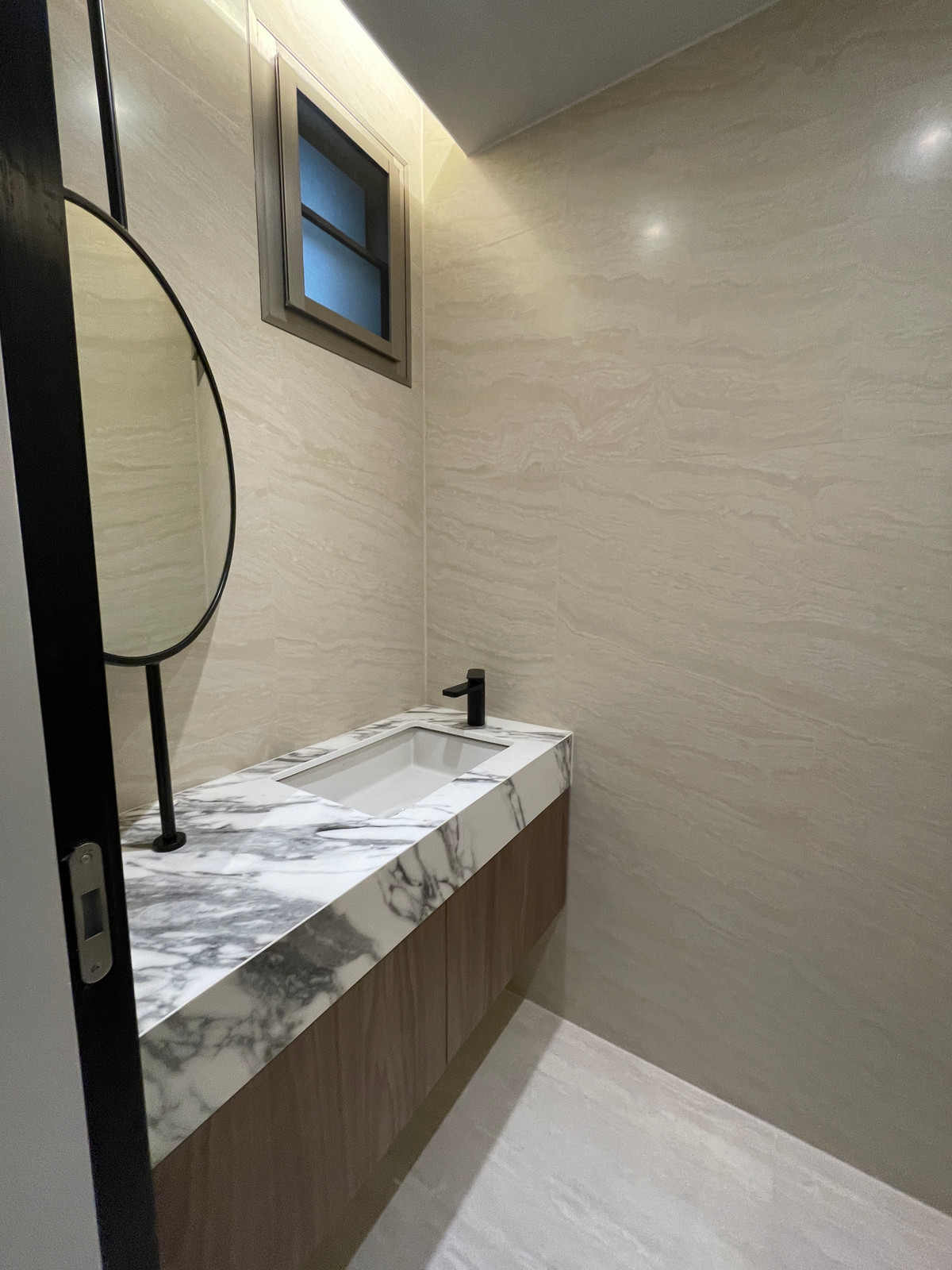 ขายบ้านเกษตร นวมินทร์ ลาดปลาเค้า : ขายบ้านหรู Providence Lane Kaset–Nawamin (โพรวิเดนซ์ เลน เกษตร–นวมินทร์)  บ้านเดี่ยว 3 ชั้น พร้อมลิฟต์และสระว่ายน้ำส่วนตัว บนทำเลศักยภาพใจกลางเกษตร–นวมินทร์ เดินทางสะดวก ใกล้ทางด่วนและรถไฟฟ้าถึง 2 สาย