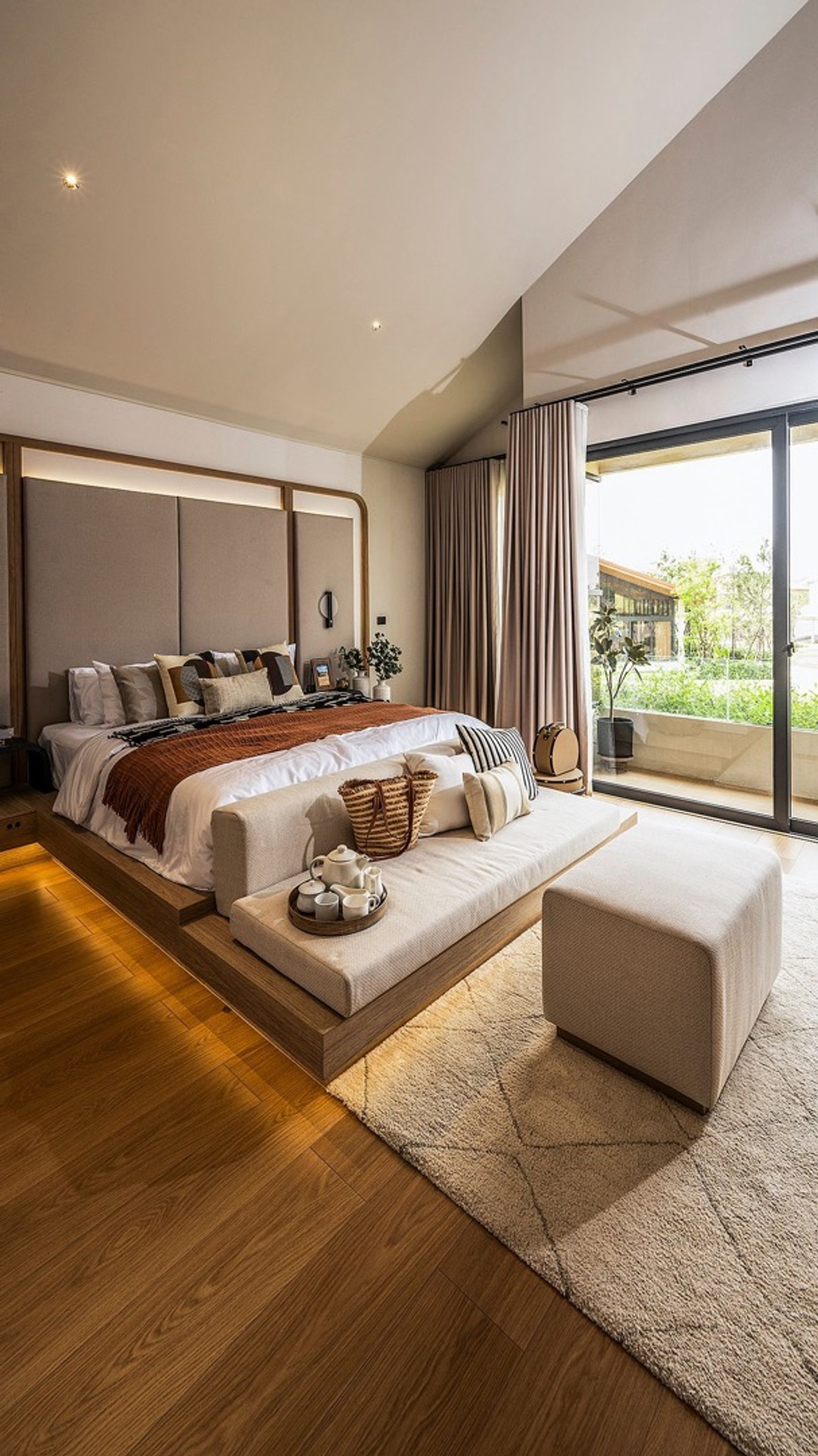 For SaleHousePattaya, Bangsaen, Chonburi : Wisdom First Residence, a luxurious Mid-Century style house in the heart of the valley, 1,400 rai at Wisdom Valley, Khao Mai Kaeo, Chonburi.