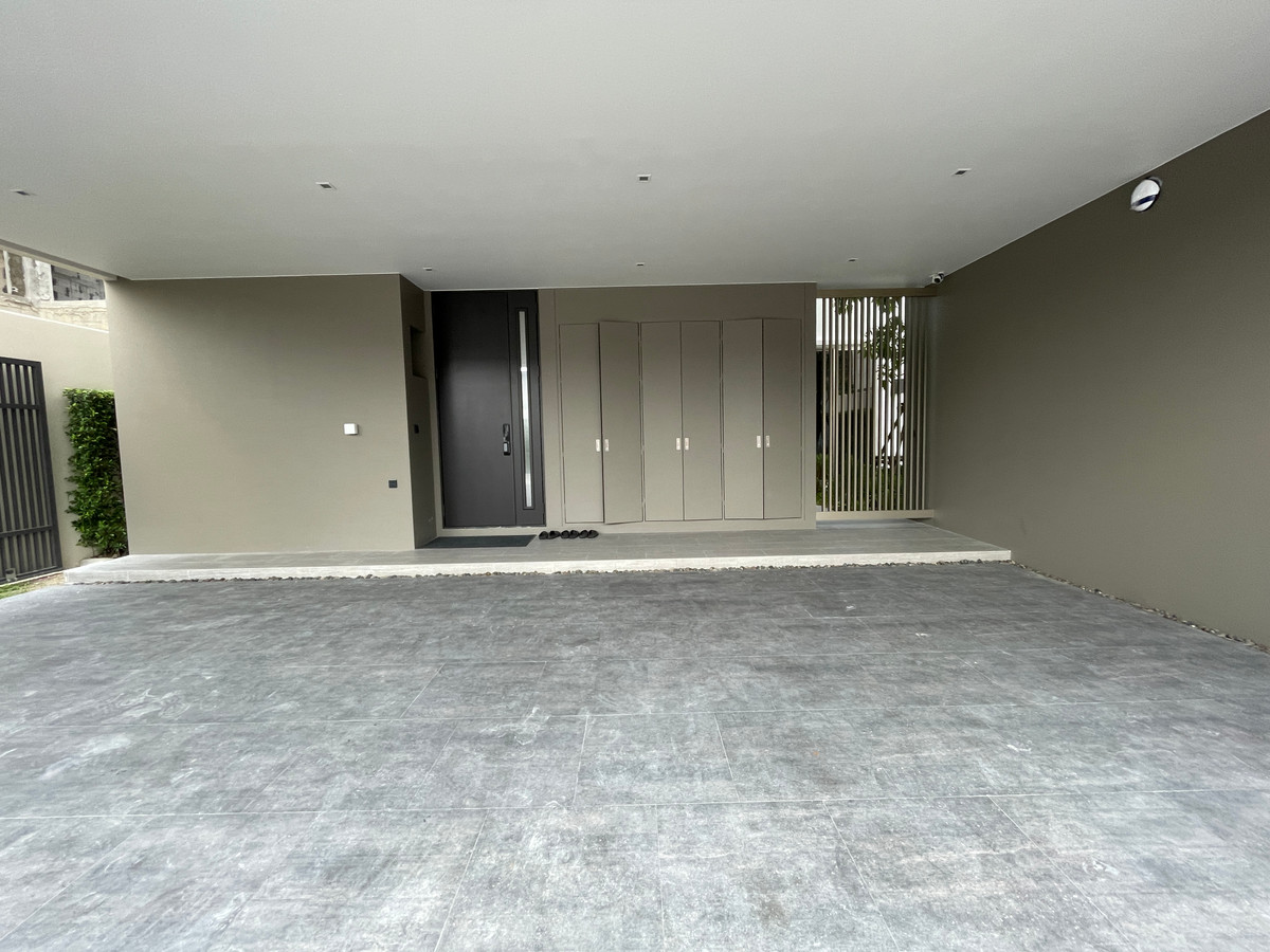 ขายบ้านเกษตร นวมินทร์ ลาดปลาเค้า : ขายบ้านหรู Providence Lane Kaset–Nawamin (โพรวิเดนซ์ เลน เกษตร–นวมินทร์)  บ้านเดี่ยว 3 ชั้น พร้อมลิฟต์และสระว่ายน้ำส่วนตัว บนทำเลศักยภาพใจกลางเกษตร–นวมินทร์ เดินทางสะดวก ใกล้ทางด่วนและรถไฟฟ้าถึง 2 สาย