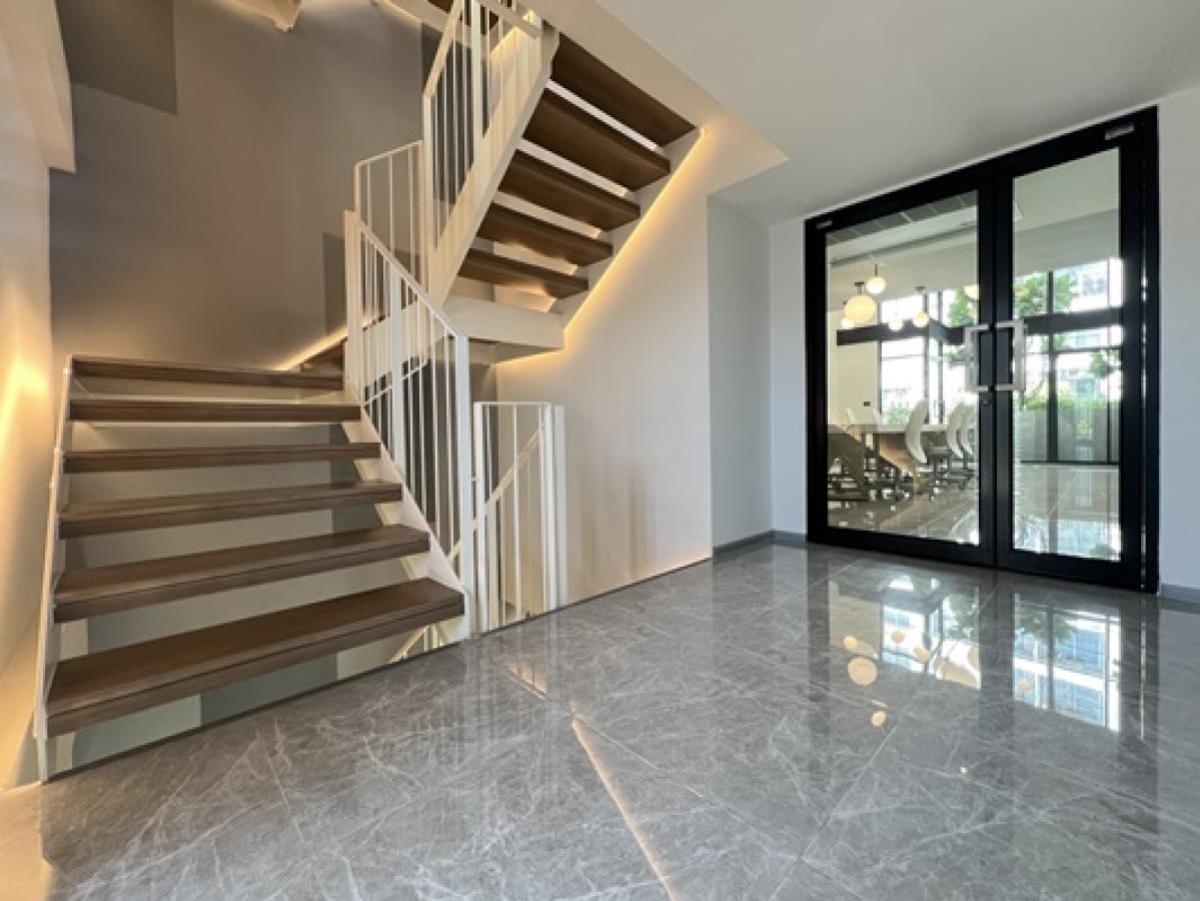 For SaleHome OfficeSamut Prakan,Samrong : Office for sale, home office, 4.5 floors, The Mixx, Phraeksa, near BTS Phraeksa, only 850 m. CX-136676