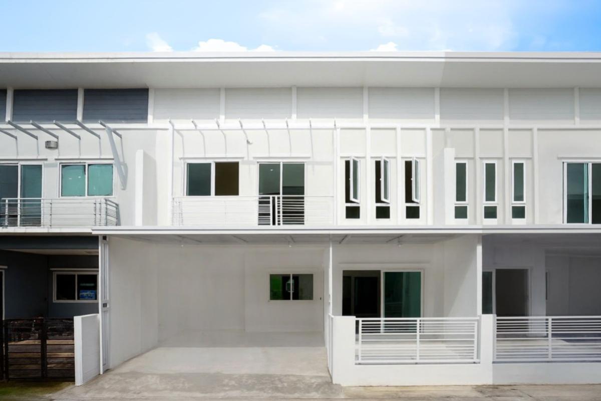 ขายทาวน์โฮมนนทบุรี บางใหญ่ บางบัวทอง : ขายทาวน์เฮ้าส์/ทาวน์โฮม  บ้านลภาวัน 22 เซ็นทรัล เวสต์เกต-บางใหญ่ หน้ากว้าง รีโนเวทใหม่ บางแม่นาง บางใหญ่ นนทบุรี CX-133584