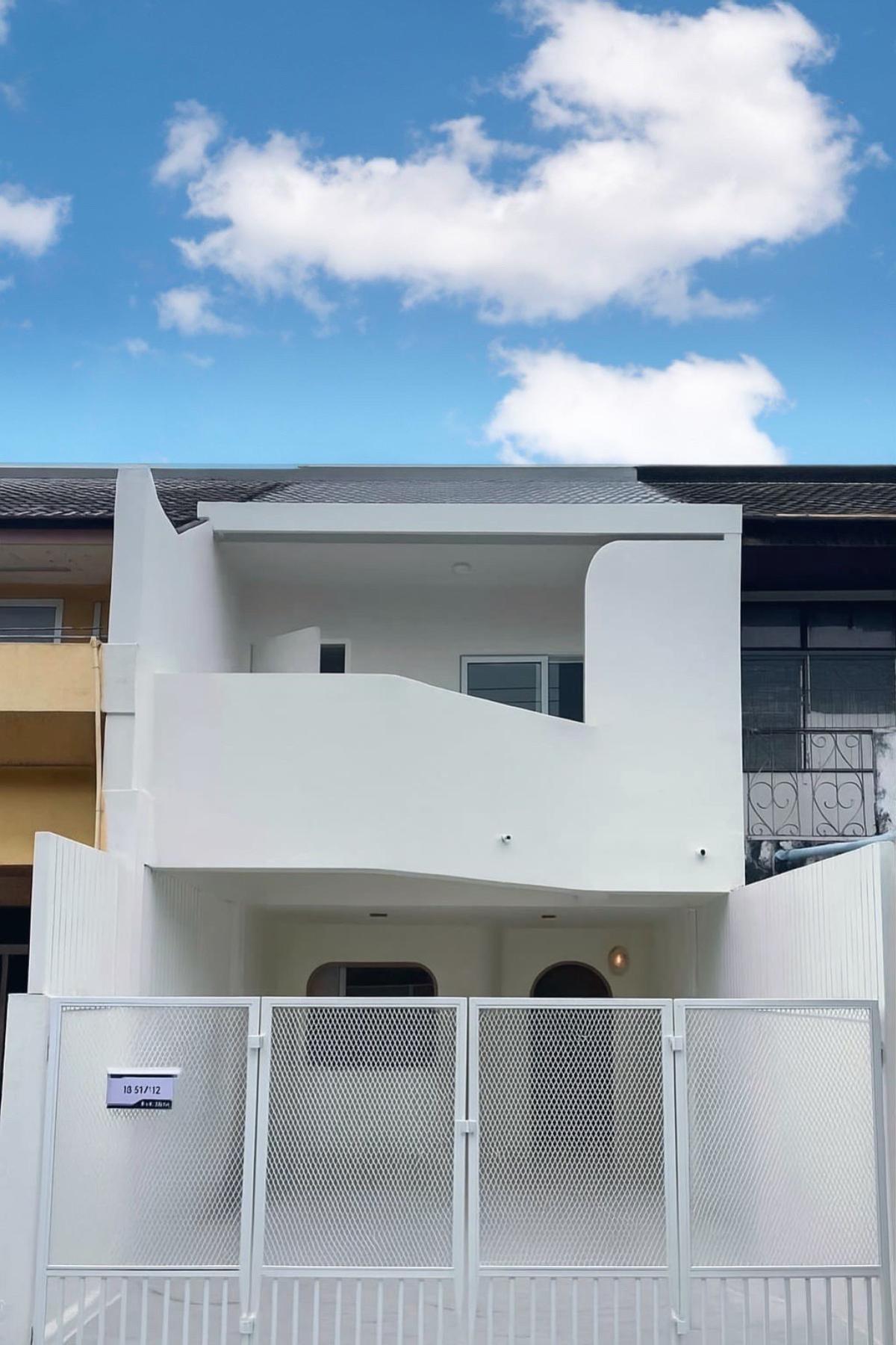 ขายทาวน์โฮมอ่อนนุช อุดมสุข : ขายทาวน์เฮ้าส์ 2 ชั้น รีโนเวทใหม่ทั้งหลัง ซอยอุดมสุข 47 พระโขนง เขต บางนา กรุงเทพ CX-136384