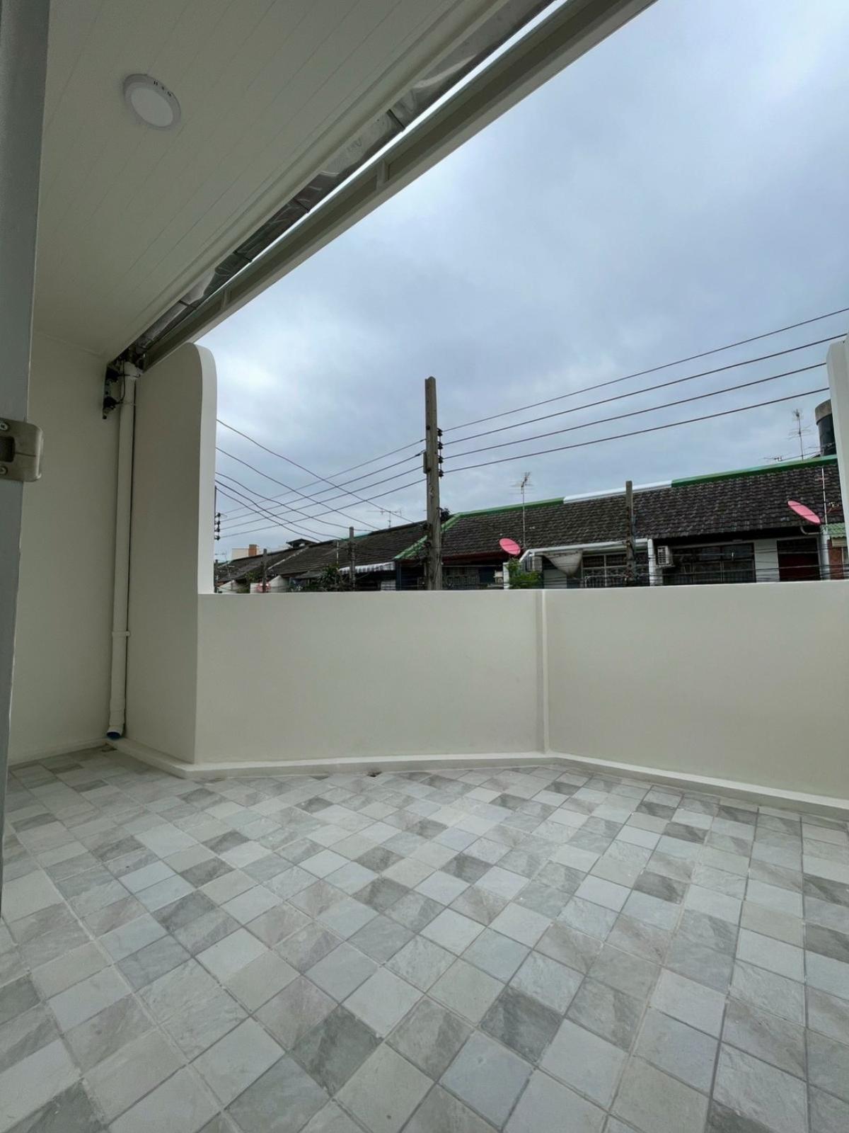 ขายทาวน์โฮมอ่อนนุช อุดมสุข : ขายทาวน์เฮ้าส์ 2 ชั้น รีโนเวทใหม่ทั้งหลัง ซอยอุดมสุข 47 พระโขนง เขต บางนา กรุงเทพ CX-136384