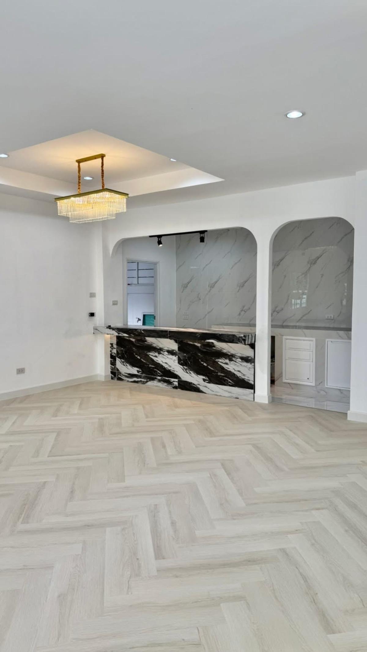 ขายบ้านลาดพร้าว101 แฮปปี้แลนด์ : ขายบ้าน  วาสินีแกรนด์โฮม ลาดพร้าว​ 101 รีโนเวทใหม่ คลองจั่น เขต บางกะปิ กรุงเทพ CX-136429