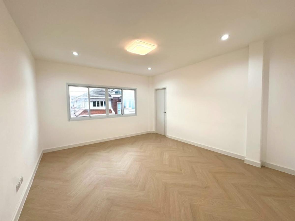 ขายบ้านลาดพร้าว101 แฮปปี้แลนด์ : ขายบ้าน  วาสินีแกรนด์โฮม ลาดพร้าว​ 101 รีโนเวทใหม่ คลองจั่น เขต บางกะปิ กรุงเทพ CX-136429