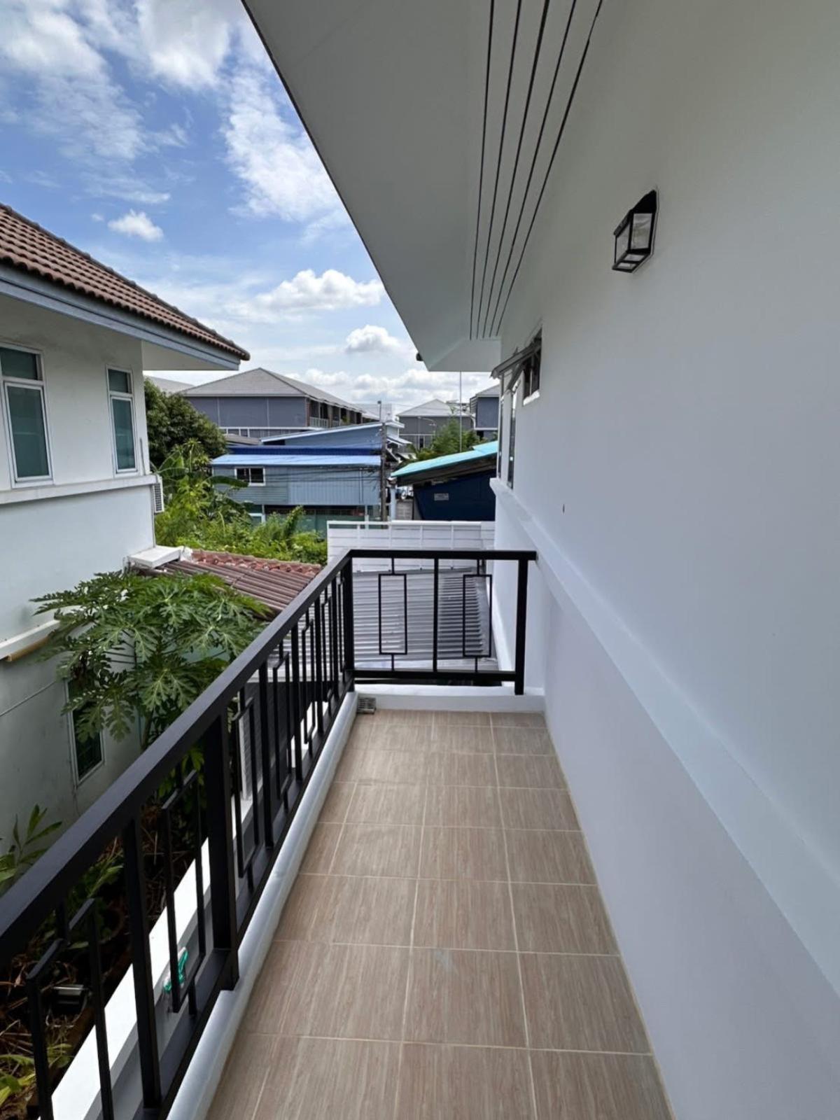 ขายบ้านลาดพร้าว101 แฮปปี้แลนด์ : ขายบ้าน  วาสินีแกรนด์โฮม ลาดพร้าว​ 101 รีโนเวทใหม่ คลองจั่น เขต บางกะปิ กรุงเทพ CX-136429