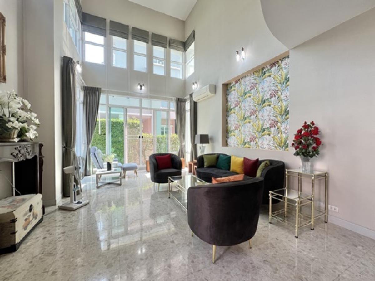 ขายบ้านนวมินทร์ รามอินทรา : ขายบ้านเดี่ยวหรู 3 ชั้น แกรนด์ บางกอก บูเลอวาร์ด รัชดา-รามอินทรา 2 เนื้อที่ 95 ตร.ว. 5 ห้องนอน สภาพดี ตกแต่งสวย พร้อมอยู่ ใกล้รถไฟฟ้าสีชมพู–ทางด่วน CX-136228