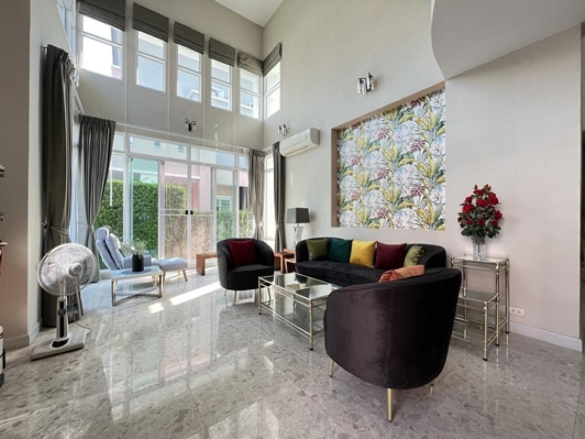 ขายบ้านนวมินทร์ รามอินทรา : ขายบ้านเดี่ยวหรู 3 ชั้น แกรนด์ บางกอก บูเลอวาร์ด รัชดา-รามอินทรา 2 เนื้อที่ 95 ตร.ว. 5 ห้องนอน สภาพดี ตกแต่งสวย พร้อมอยู่ ใกล้รถไฟฟ้าสีชมพู–ทางด่วน CX-136228