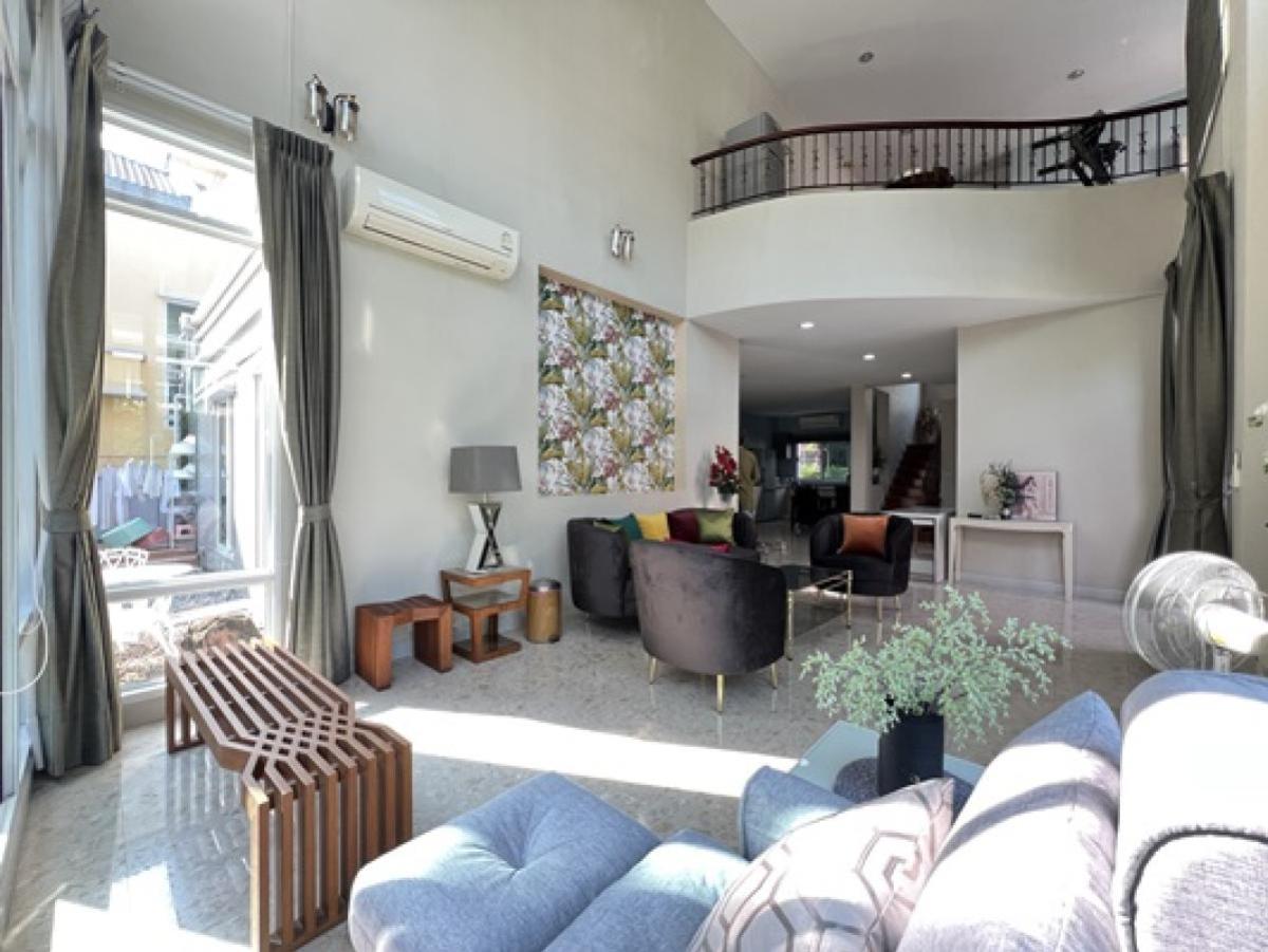 ขายบ้านนวมินทร์ รามอินทรา : ขายบ้านเดี่ยวหรู 3 ชั้น แกรนด์ บางกอก บูเลอวาร์ด รัชดา-รามอินทรา 2 เนื้อที่ 95 ตร.ว. 5 ห้องนอน สภาพดี ตกแต่งสวย พร้อมอยู่ ใกล้รถไฟฟ้าสีชมพู–ทางด่วน CX-136228