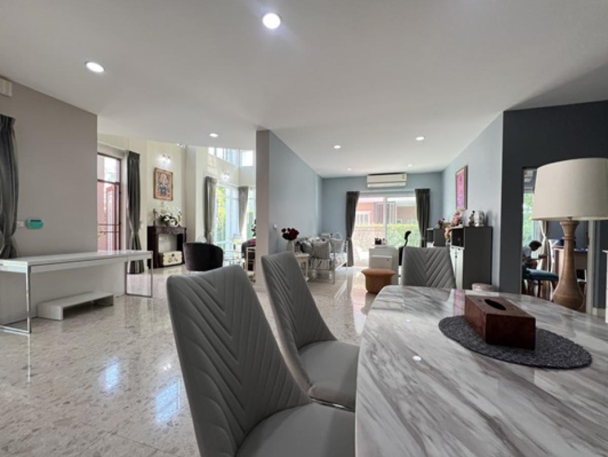 ขายบ้านนวมินทร์ รามอินทรา : ขายบ้านเดี่ยวหรู 3 ชั้น แกรนด์ บางกอก บูเลอวาร์ด รัชดา-รามอินทรา 2 เนื้อที่ 95 ตร.ว. 5 ห้องนอน สภาพดี ตกแต่งสวย พร้อมอยู่ ใกล้รถไฟฟ้าสีชมพู–ทางด่วน CX-136228