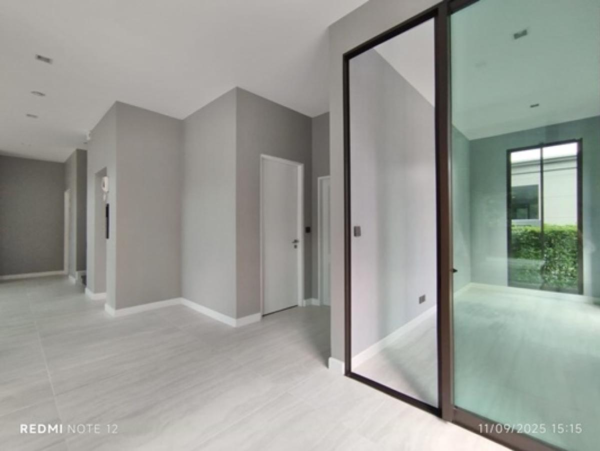 ขายบ้านพุทธมณฑล ศาลายา : ขายบ้าน  แกรนด์ บางกอก บูเลอวาร์ด ปิ่นเกล้า - บรมฯ ชั้นสูง ห้องมุม หน้ากว้าง ศาลาธรรมสพน์ เขต ทวีวัฒนา กรุงเทพ CX-136340