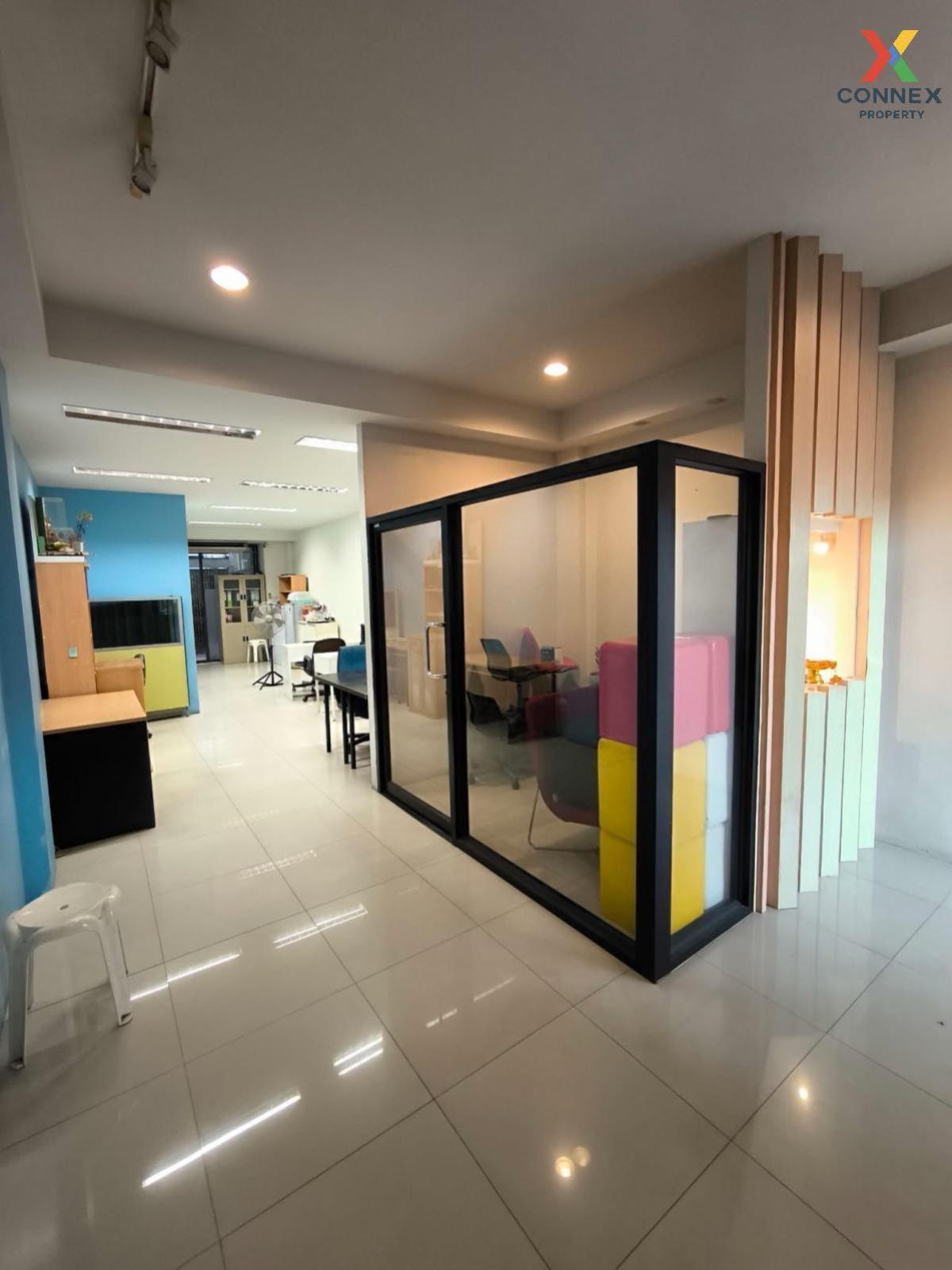 ขายโฮมออฟฟิศรัชดา ห้วยขวาง : ขายโฮมออฟฟิศ 4 ชั้น ซอย 20 มิถุนา แยก 13 พร้อมเฟอร์นิเจอร์ สามเสนนอก เขต ห้วยขวาง กรุงเทพ CX-134141