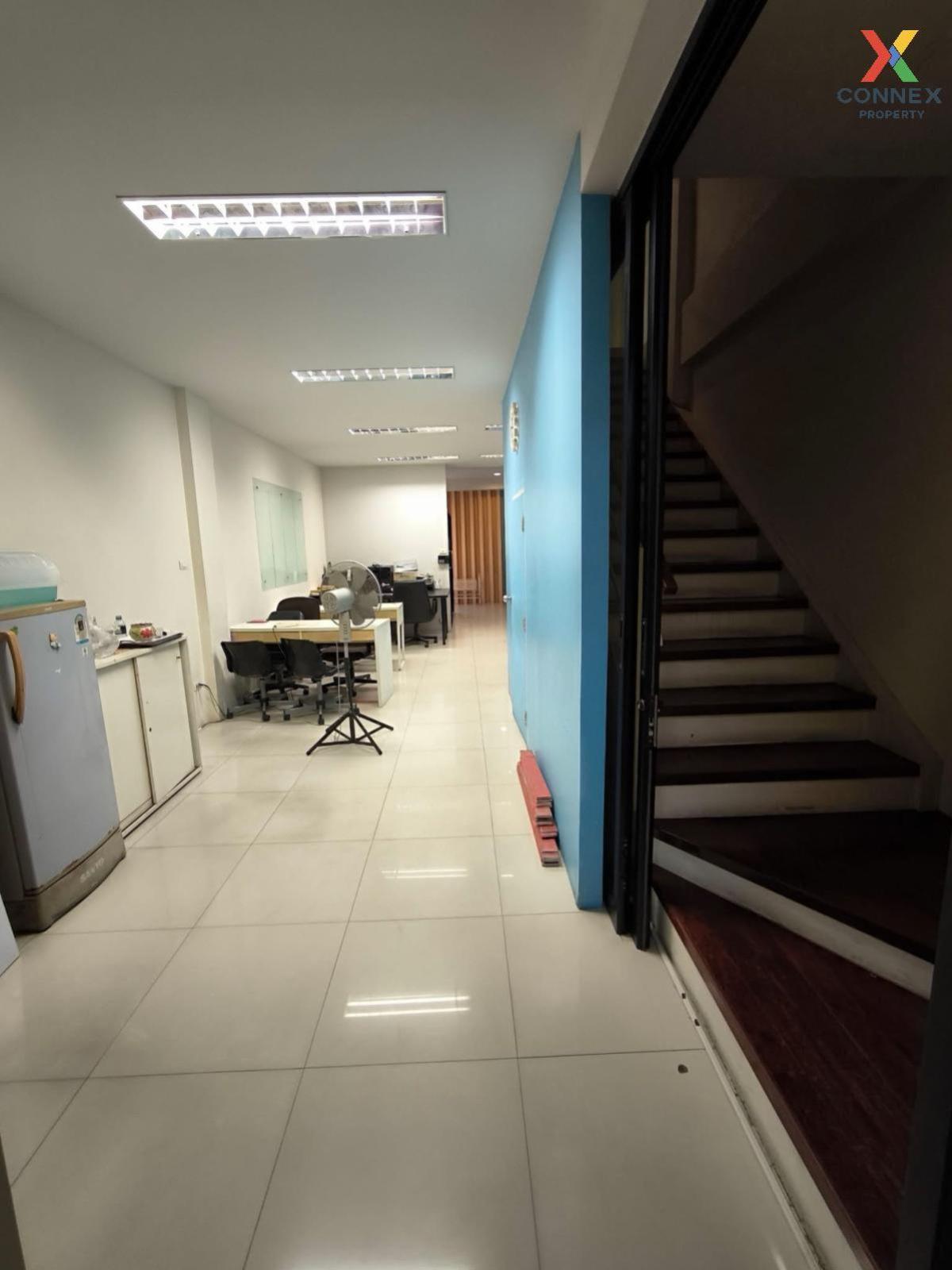 ขายโฮมออฟฟิศรัชดา ห้วยขวาง : ขายโฮมออฟฟิศ 4 ชั้น ซอย 20 มิถุนา แยก 13 พร้อมเฟอร์นิเจอร์ สามเสนนอก เขต ห้วยขวาง กรุงเทพ CX-134141