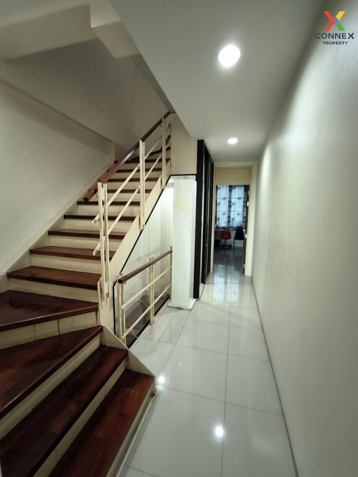 ขายโฮมออฟฟิศรัชดา ห้วยขวาง : ขายโฮมออฟฟิศ 4 ชั้น ซอย 20 มิถุนา แยก 13 พร้อมเฟอร์นิเจอร์ สามเสนนอก เขต ห้วยขวาง กรุงเทพ CX-134141