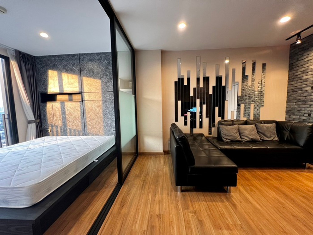 ให้เช่าคอนโดบางซื่อ วงศ์สว่าง เตาปูน : 💖ปล่อยเช่า Condo The Tree Interchange ติดห้างเกตเวย์บางซื่อ /1 ห้องนอน ราคาเพียง 12,000 บาท/สอบถามได้นะคะ 🟢 Line : atfirm2010💖