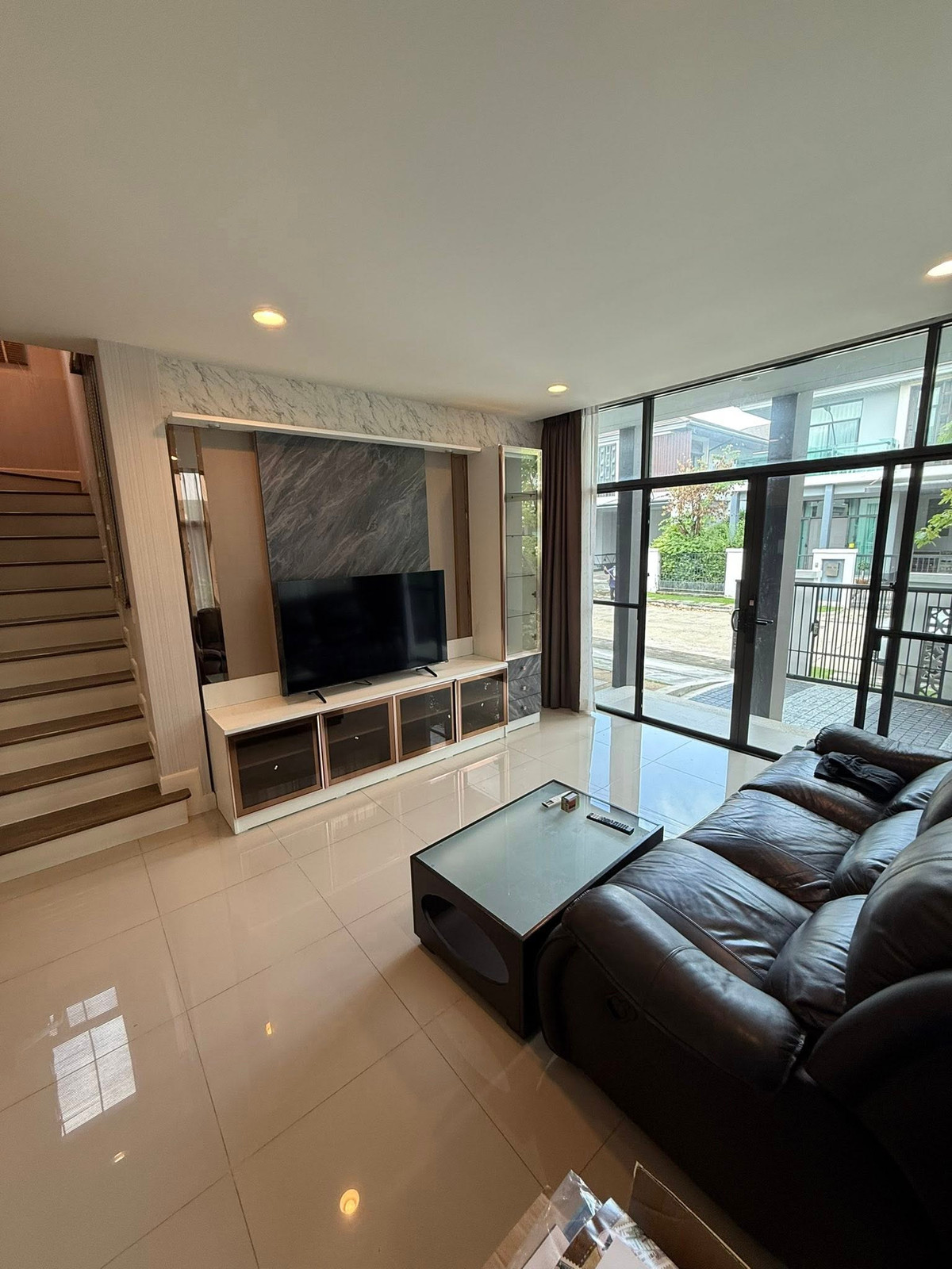 For RentHousePattanakan, Srinakarin : For rent, 55 sq m, 4 bedrooms, 3 bathrooms, 2-story detached house, Setthasiri, Phatthanakan.