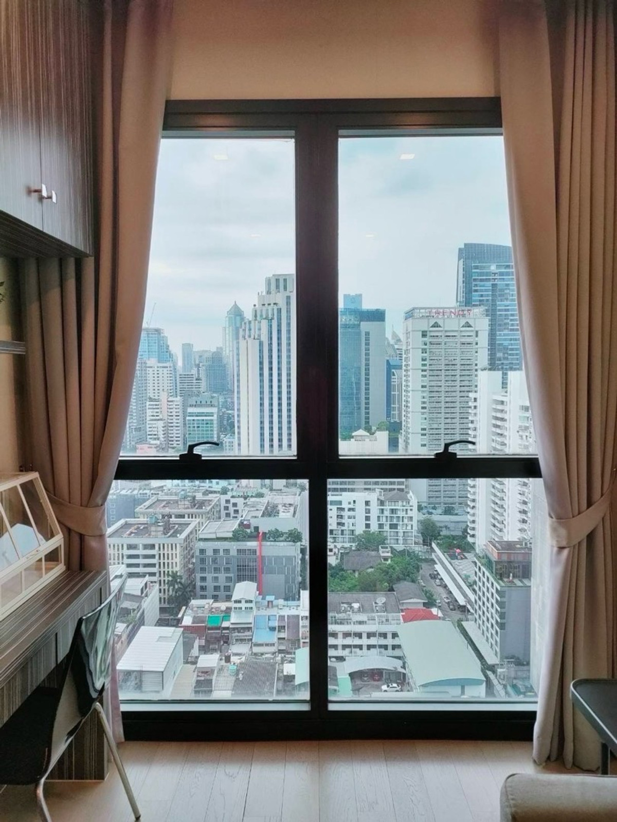 ให้เช่าคอนโดสุขุมวิท อโศก ทองหล่อ : 𝐀𝐒𝐇𝐓𝐎𝐍 𝐀𝐒𝐎𝐊𝐄 ห้องใหม่ 𝟐𝟖,𝟎𝟎𝟎/𝐌𝐨𝐧𝐭𝐡 𝐍𝐞𝐰 𝐑𝐨𝐨𝐦 ชั้นสูง วิวเมือง ไม่บลอควิว 𝐎 เมตร 𝐁𝐓𝐒 𝐒𝐮𝐤𝐡𝐮𝐦𝐯𝐢𝐭 / 𝐌𝐑𝐓 𝐀𝐒𝐎𝐊𝐄 