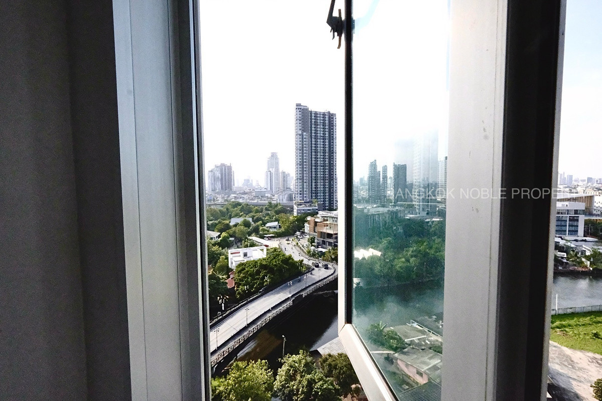 CondoOnnut, Udomsuk : For sale/rent The Base Sukhumvit 77 Condo (Condo The Base Sukhumvit 77) 2 bedrooms (Corner Unit) 14th floor, Building B, size 57.32 sq m.