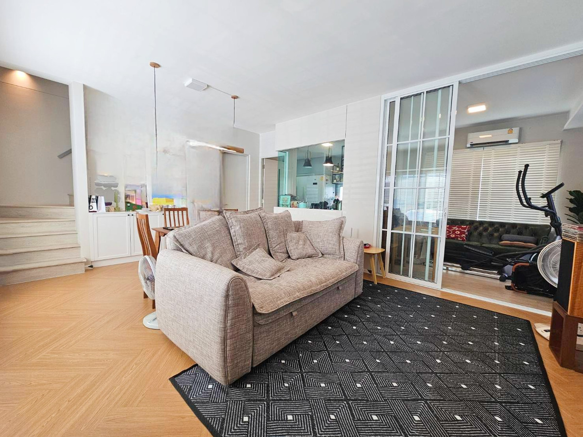 ขายบ้านพระราม 5 ราชพฤกษ์ บางกรวย : ขายบ้านแฝด Anya ราชพฤกษ์–นครอินทร์ ขนาด 40.3 ตรว. หลังมุม สภาพใหม่ เฟอร์นิเจอร์และเครื่องใช้ไฟฟ้าครบ