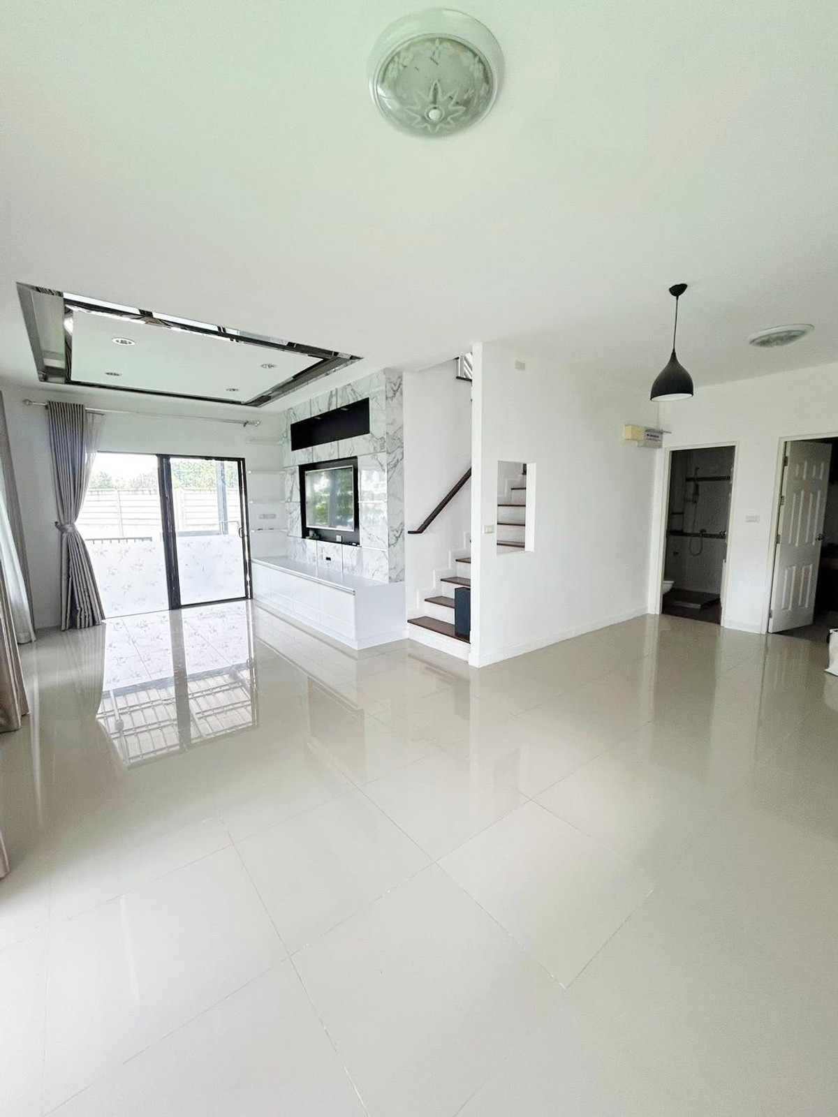 ขายบ้านพระราม 2 บางขุนเทียน : ขาย บ้านแฝด Habitía Shine ท่าข้าม–พระราม 2 50 ตรว. หลังมุม หน้าบ้านไม่ชนหลังอื่น