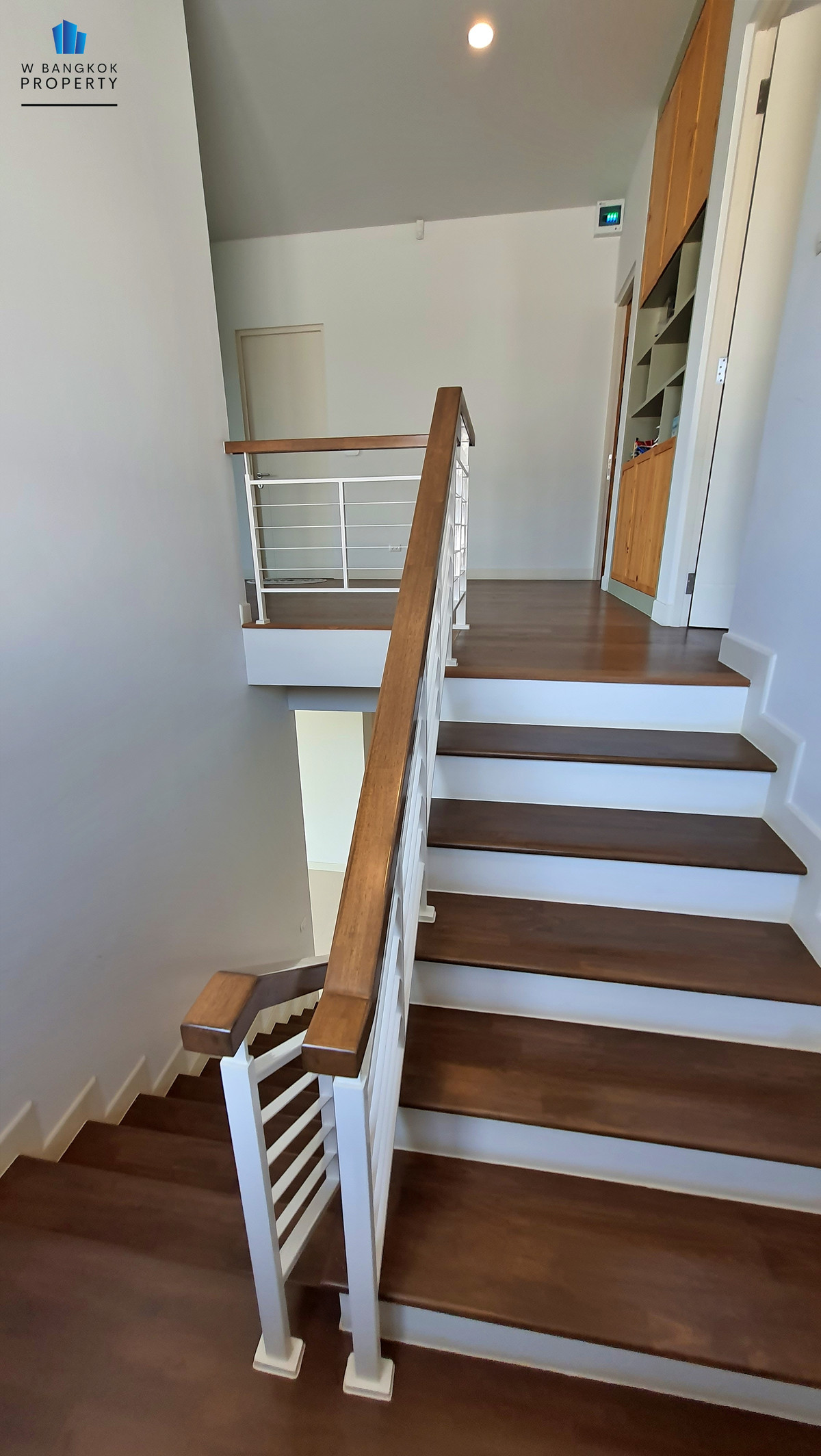 ขายบ้านบางนา แบริ่ง ลาซาล : **Hot Deal** ขายบ้านเดี่ยว บุราสิริ บางนา ก.ม. 26 แปลงริมน้ำ แบบบ้านใหญ่สุด 5 ห้องนอน 5 ห้องน้ำ 3 ที่จอดรถ 337 ตรม. บนที่ดิน 96.7 ตรว.